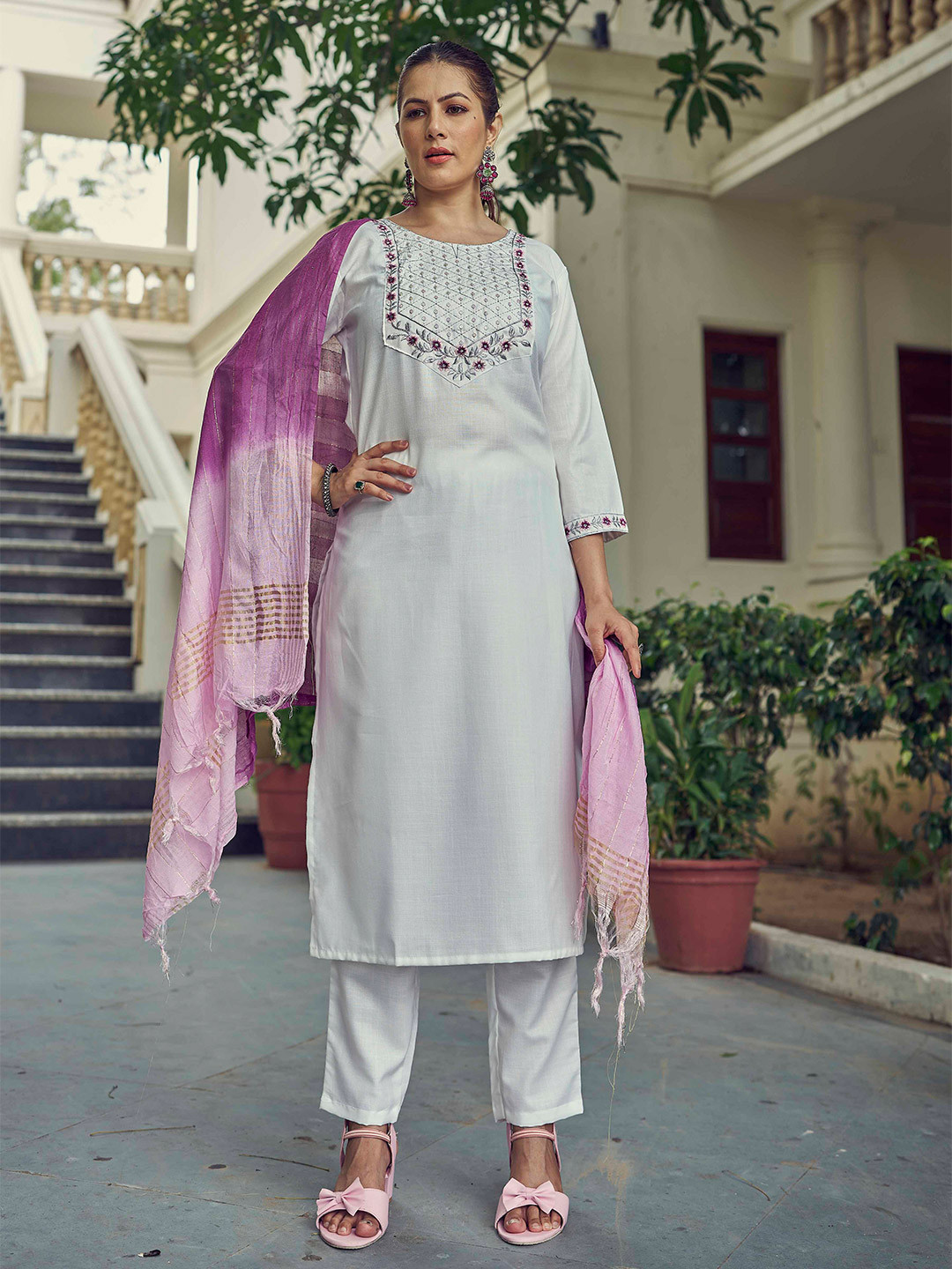 

TRAHIMAM Floral Embroidered Sequinned Round Neck Straight Kurta With Trouser And Dupatta, White