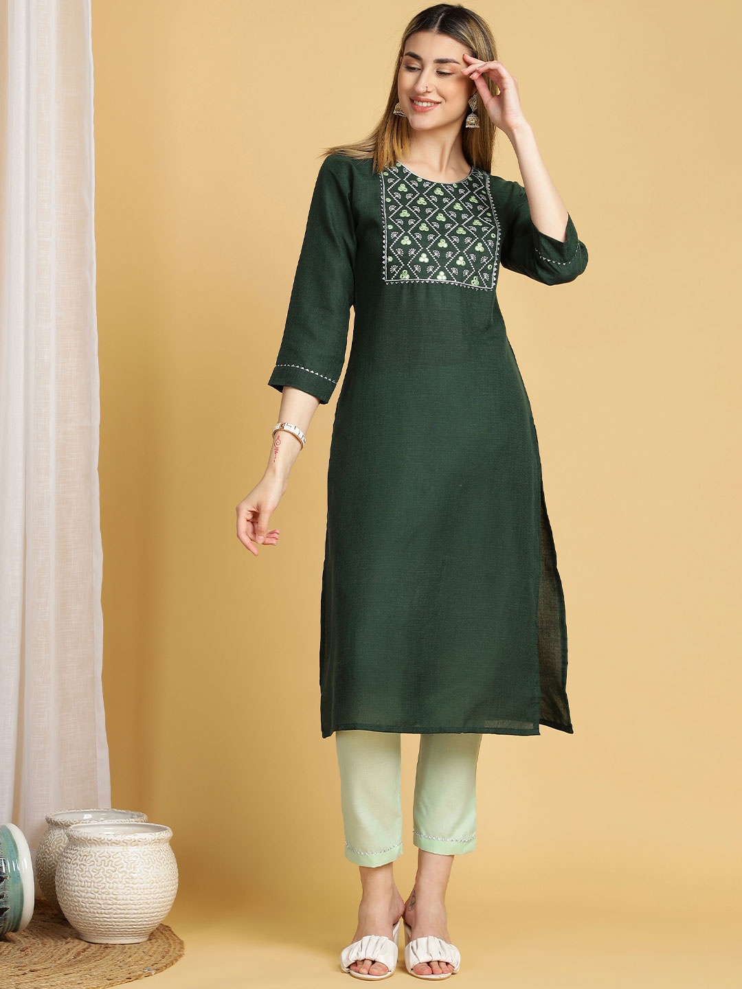 

TRAHIMAM Ethnic Motifs Embroidered Gotta Patti Straight Kurta With Trousers, Red