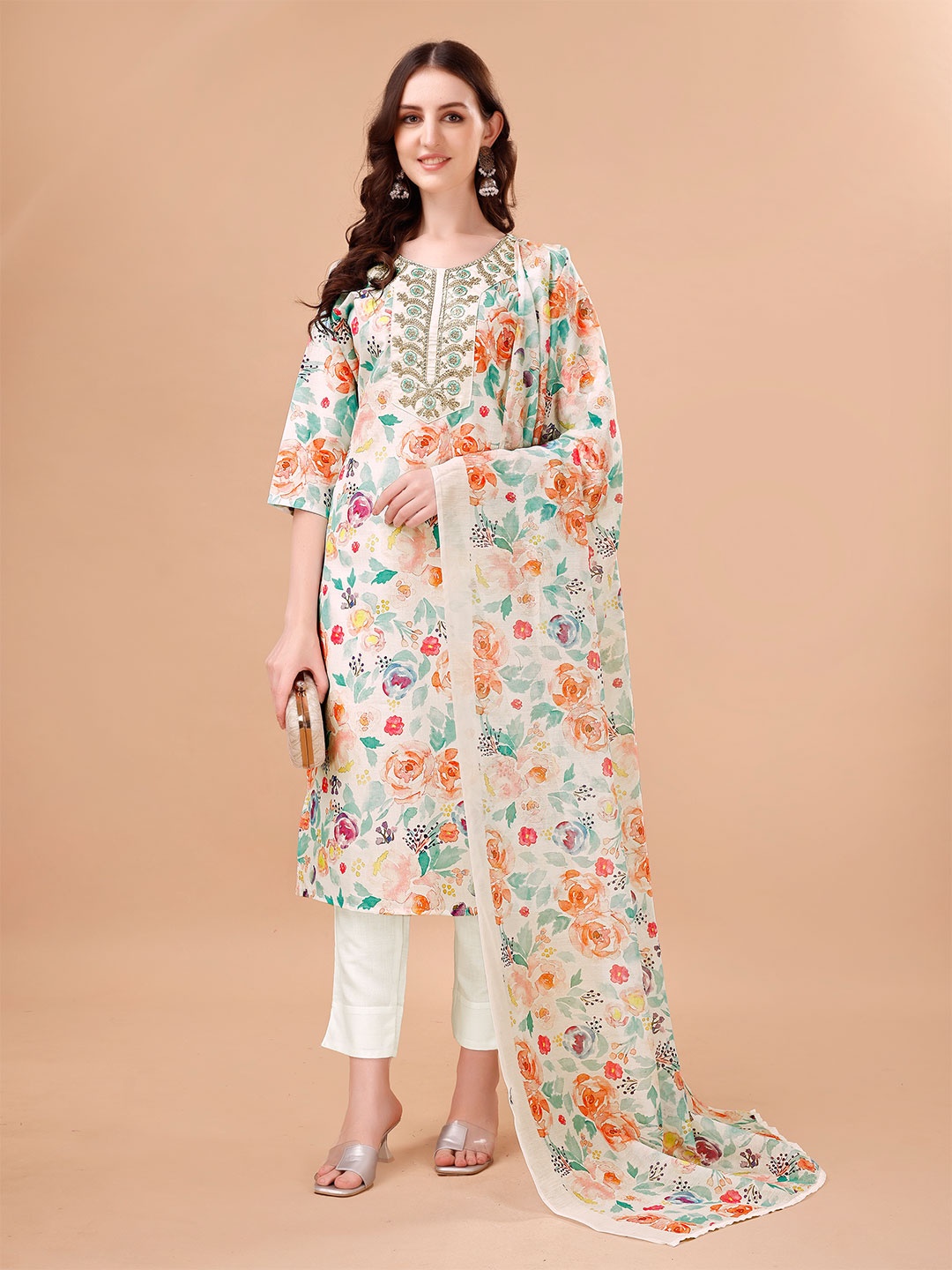 

TRAHIMAM Floral Printed Embroiderd Straight Kurta With Trousers And Dupatta, White