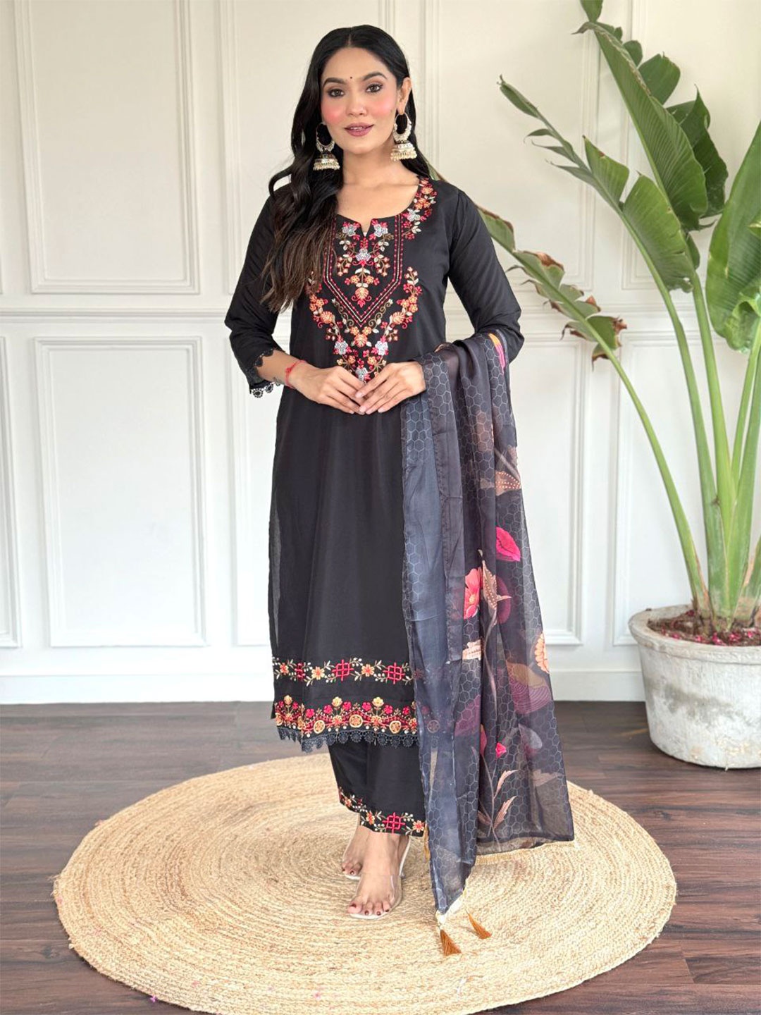 

TRAHIMAM Floral Embroidered Chanderi Silk Notch Neck Kurta With Trouser And Dupatta, Black