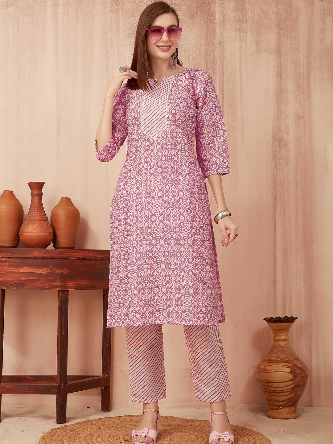 

TRAHIMAM Ethnic Motifs Printed Notch Neck Straight Kurta With Trouser, Pink