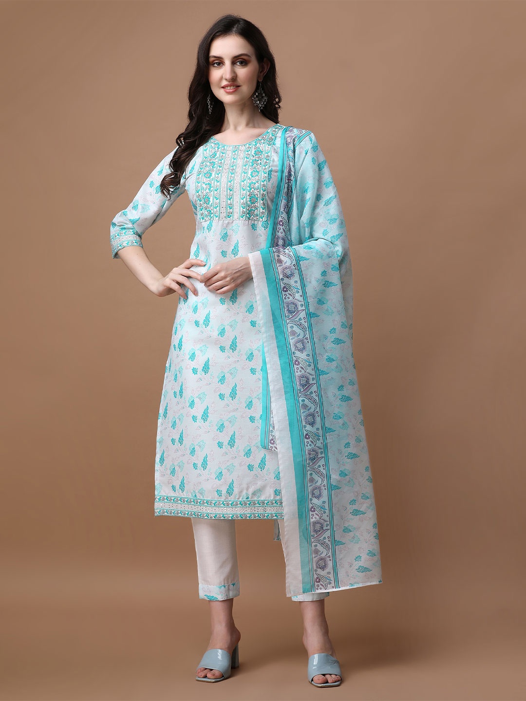 

TRAHIMAM Floral Printed Kurta With Trouser And Dupatta, Blue