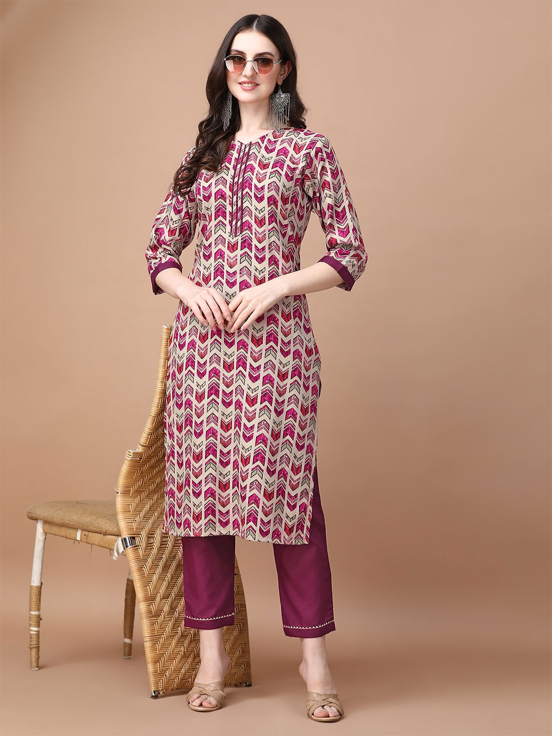 

TRAHIMAM Geometric Printed V-Neck Straight Kurta With Trousers, Beige