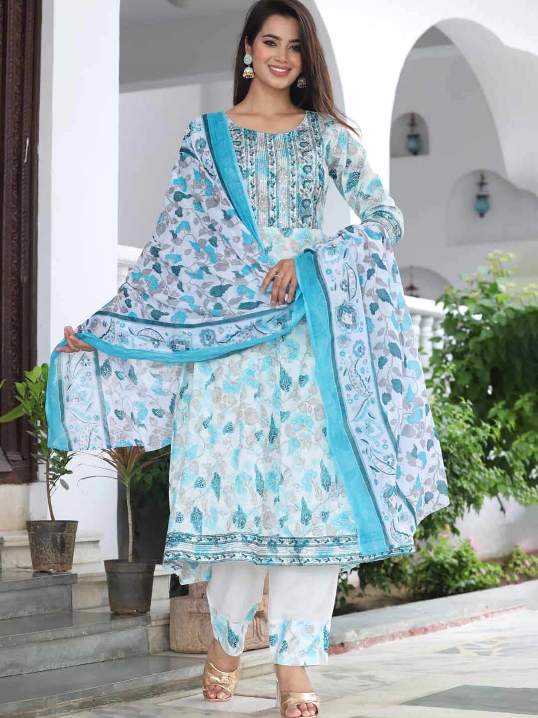 

TRAHIMAM Floral Printed Round Neck Straight Kurta With Trouser And Dupatta, Blue
