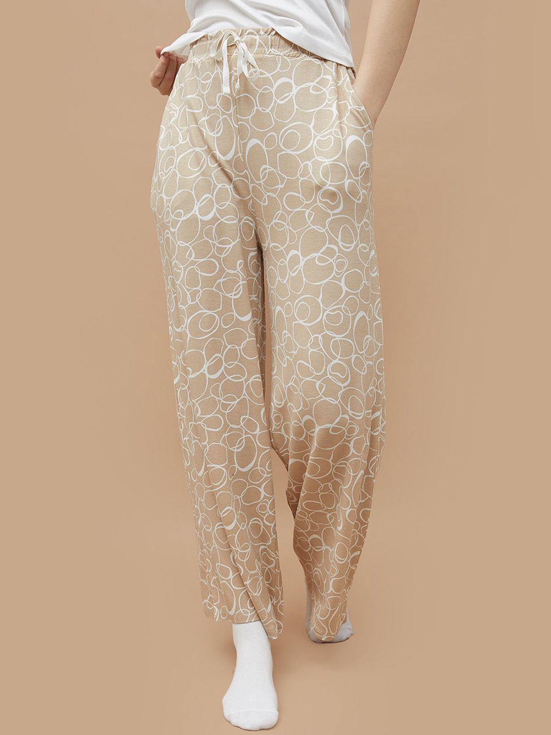 

Ginger by Lifestyle Women Printed Mid-Rise Parallel Trousers, Beige