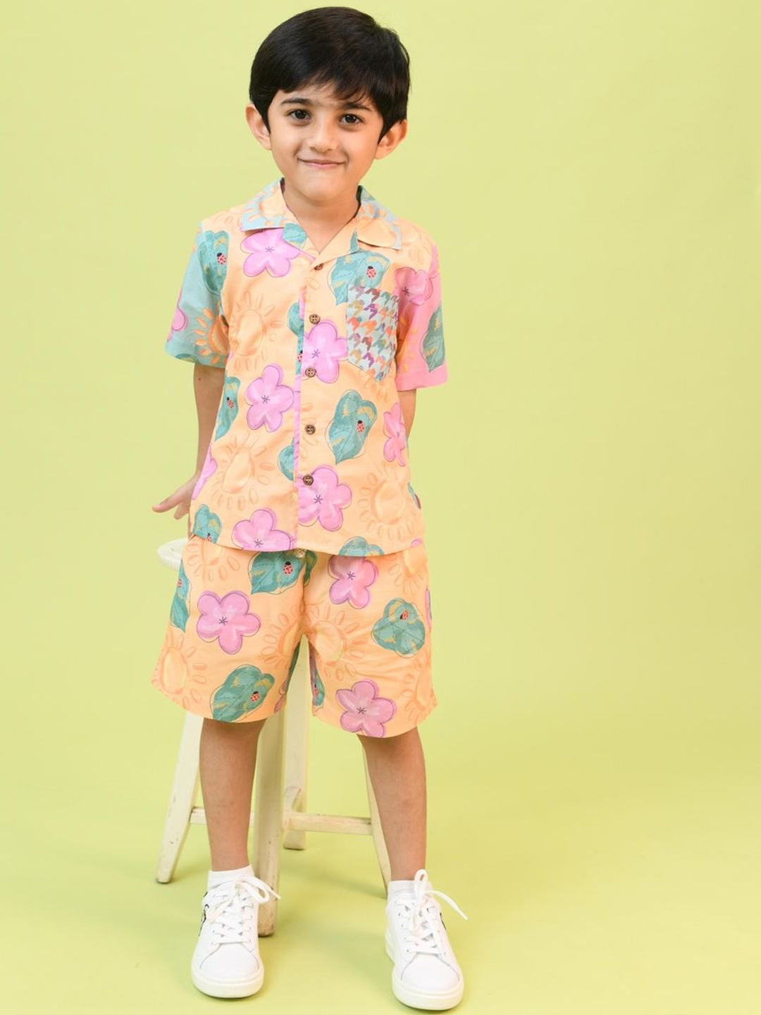 

Little Shiro Floral Printed Sunshine Bum Shirt With Shorts, Peach