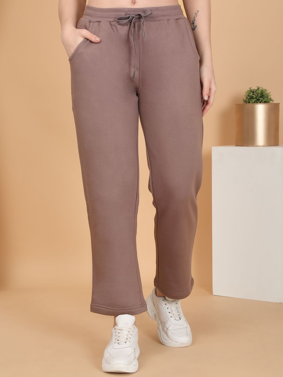 

Sweet Dreams Women Mid-Rise Regular Fit Track Pants, Brown
