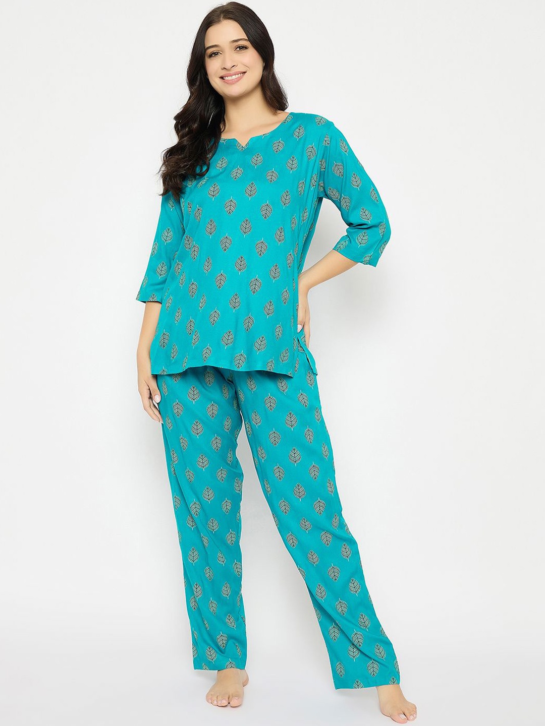 

Clovia Women Printed Night suit, Turquoise blue