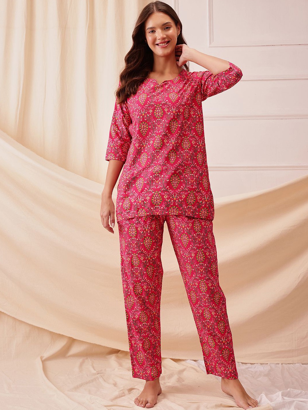 

Clovia Women Ethnic Motifs Printed Night suit, Pink