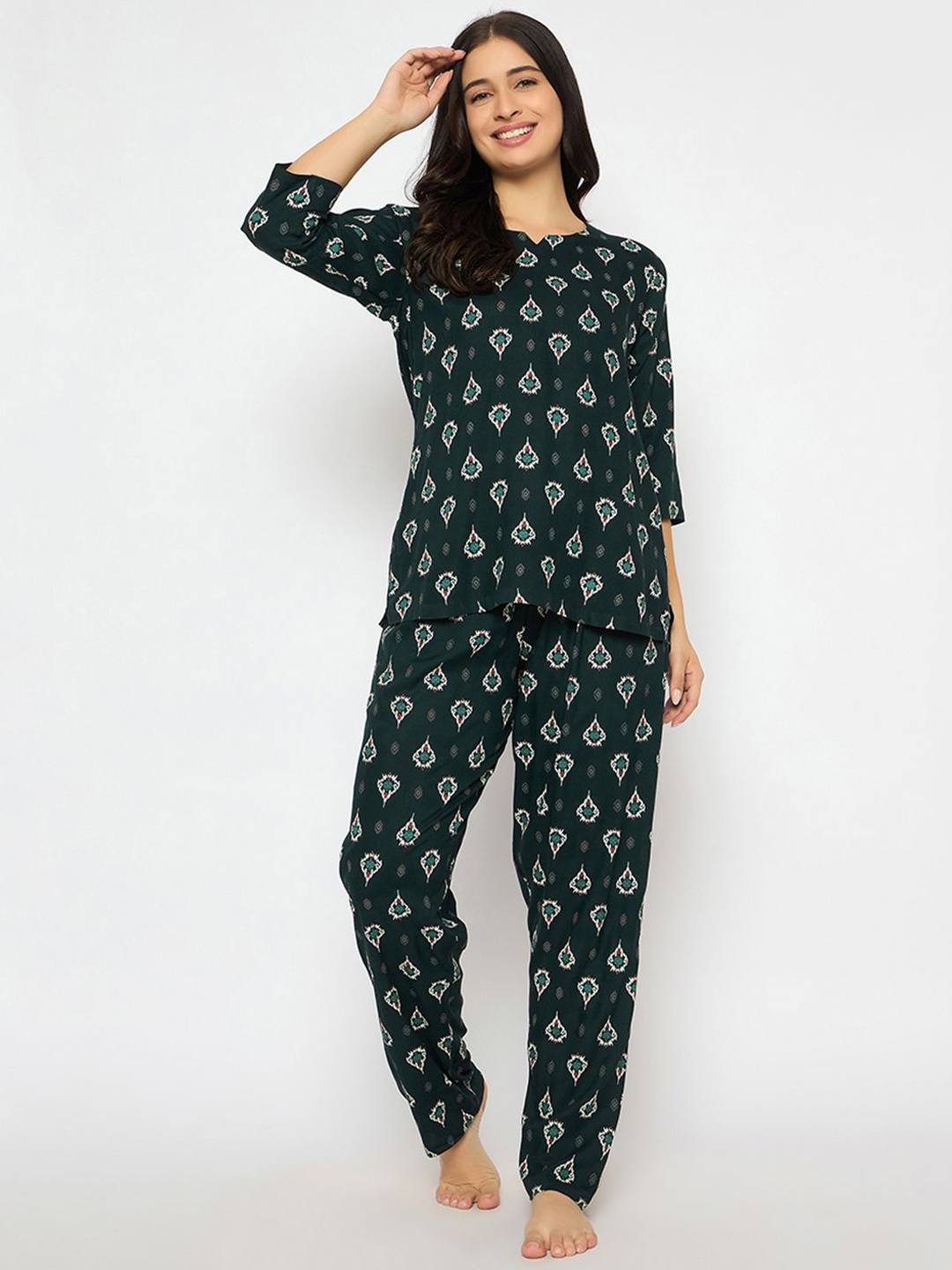 

Clovia Women Printed Round Neck Night Suit, Green