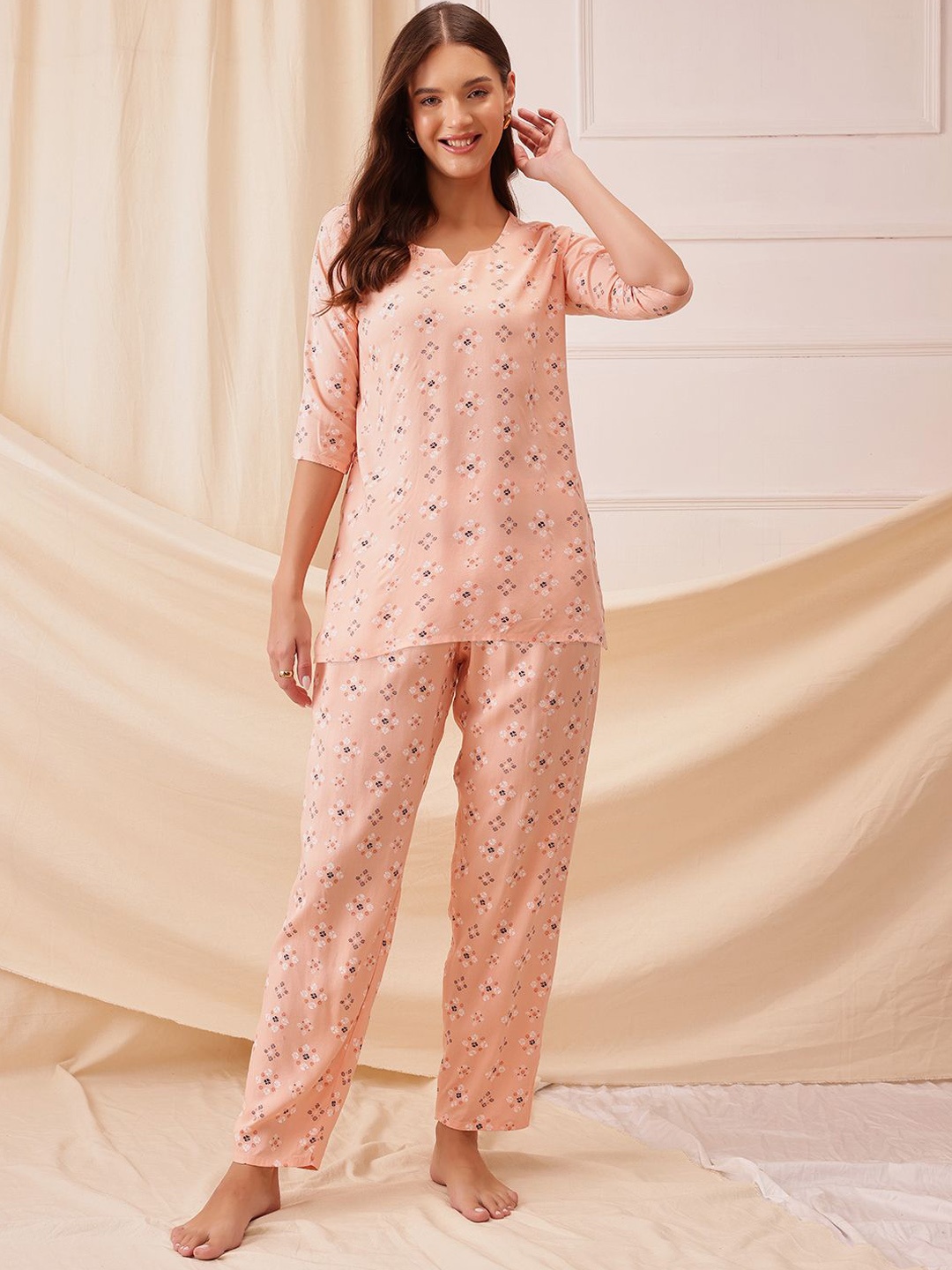 

Clovia Women Geometric Printed Night suit, Peach