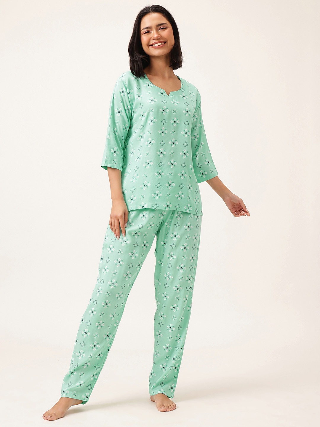 

Clovia Women Geometric Printed Night suit, Green