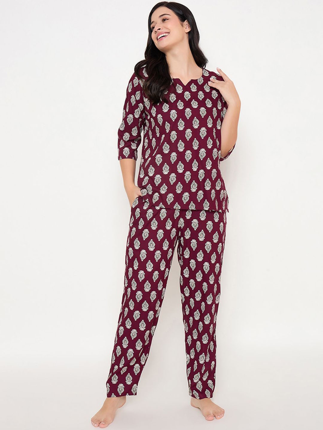 

Clovia Women Printed Night suit, Maroon