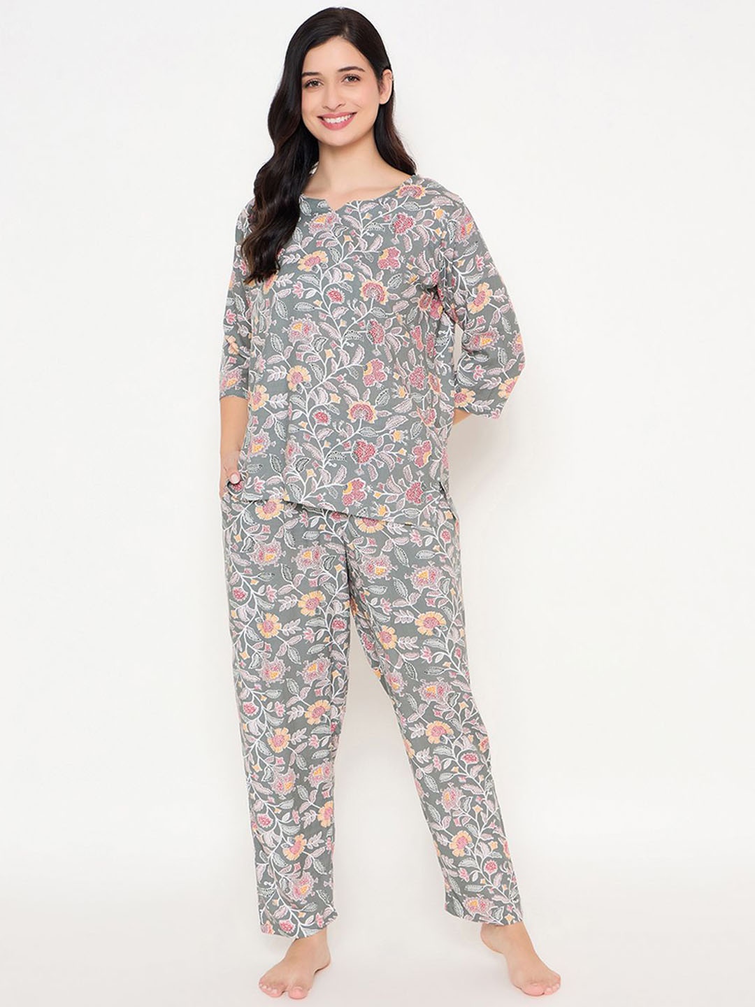 

Clovia Women Floral Printed Night suit, Grey