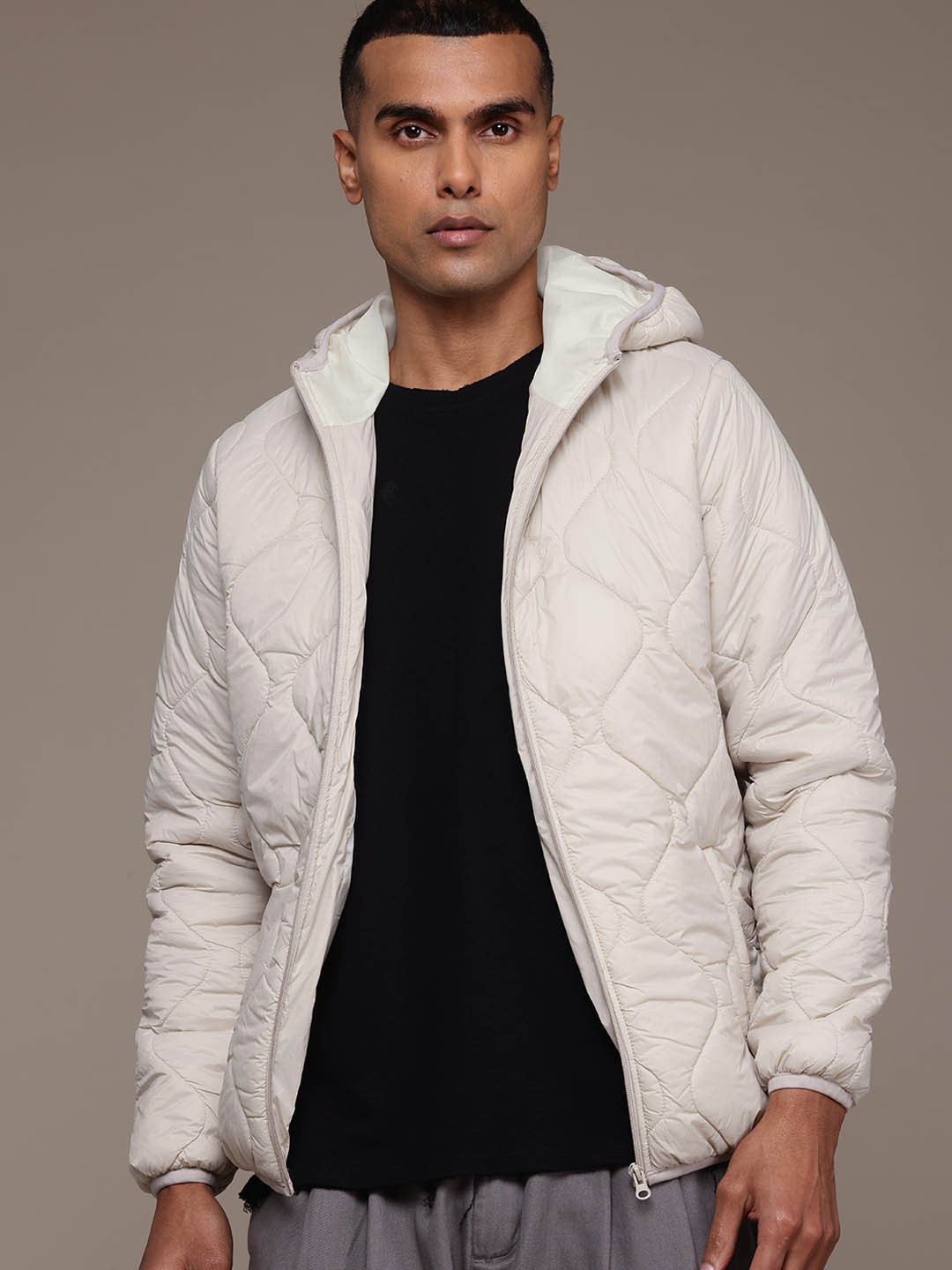 

The Roadster Lifestyle Co. Men Quilted Jacket, Off white