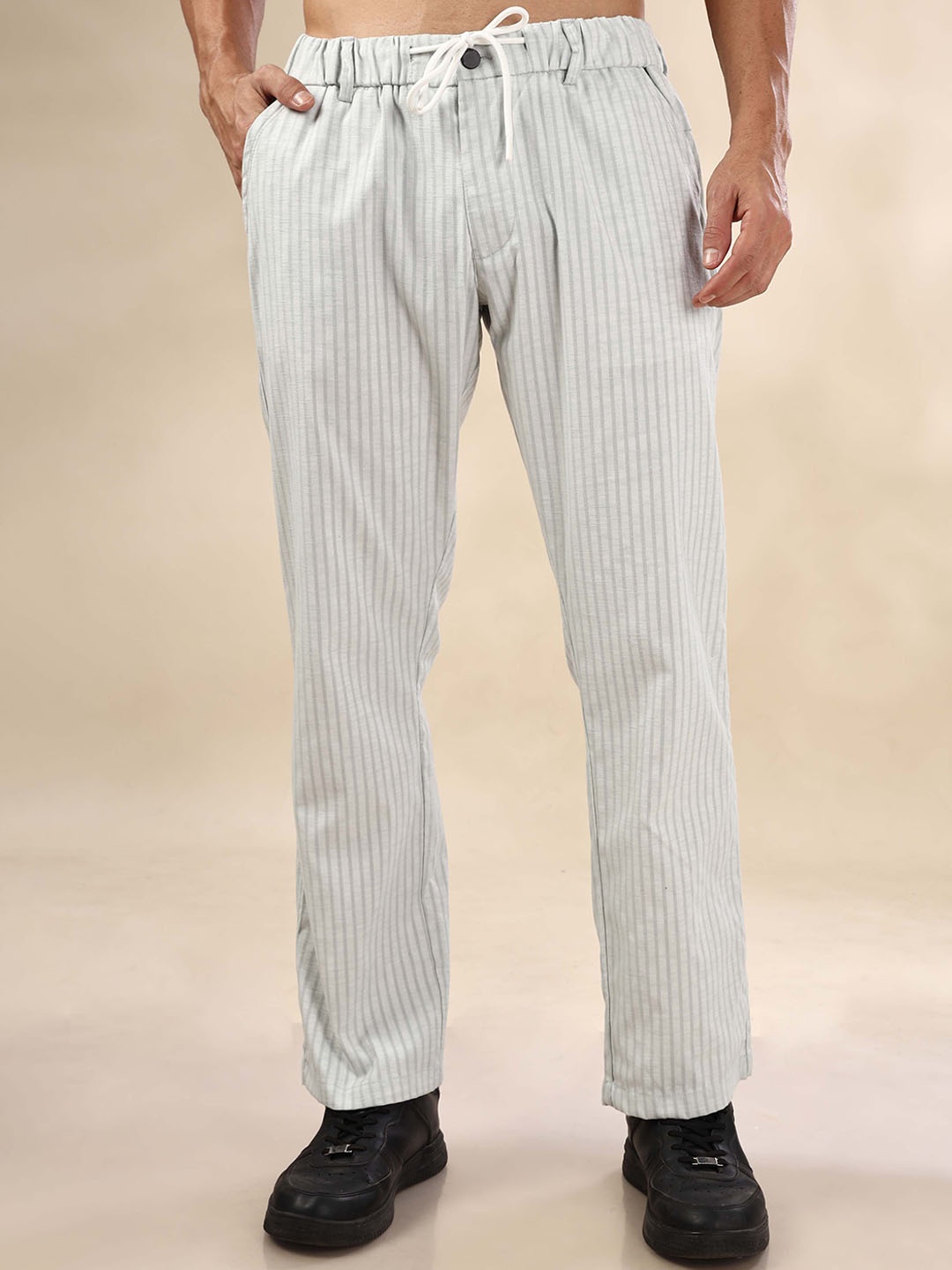 

HERE&NOW Men Striped Loose Fit Trousers, Beige
