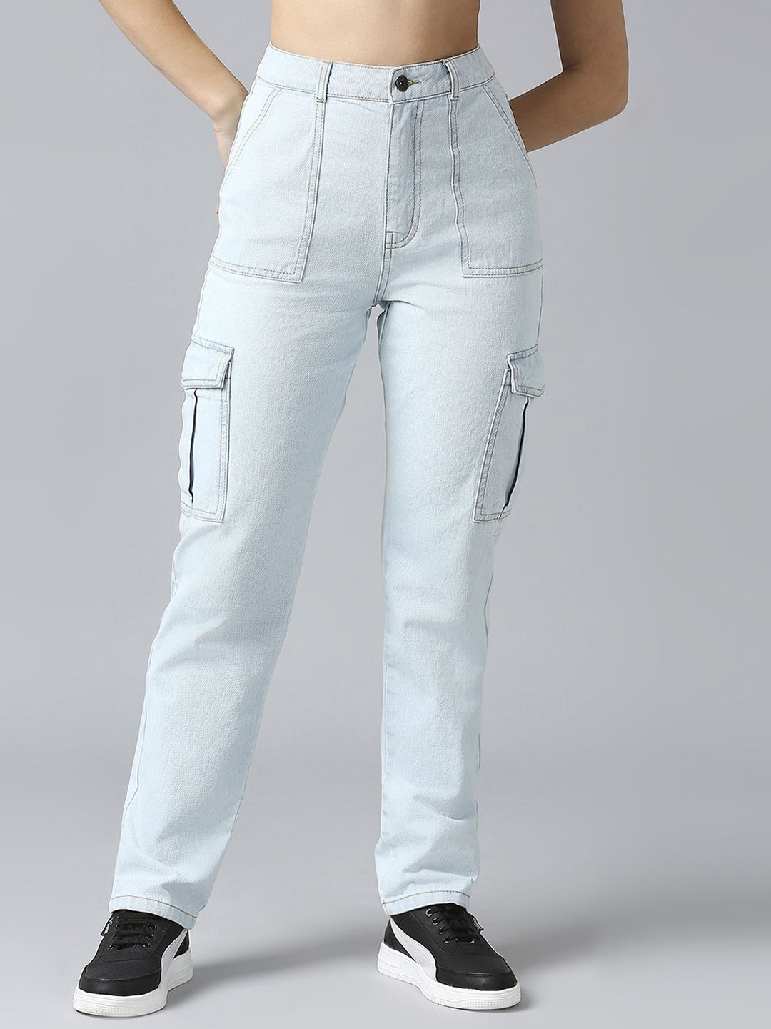 

The Roadster Lifestyle Co Women Pure Cotton Flared Fit Cargo Jeans, Blue