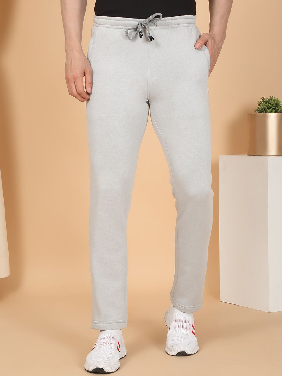 

Sweet Dreams Men Mid-Rise Slim Fit Track Pants, Grey