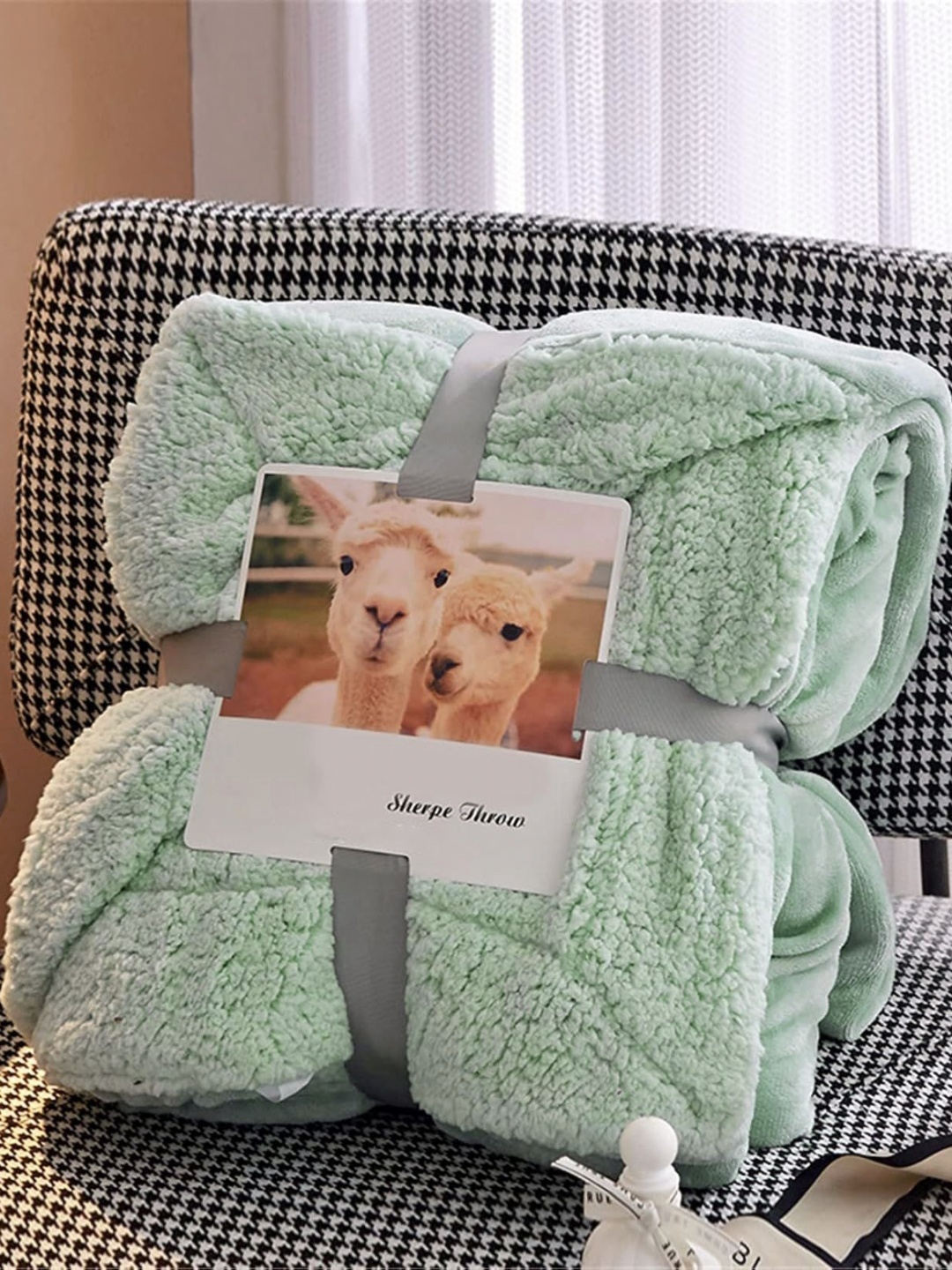 

Florida Green All Season Warm and Super Soft Fur 300 GSM Double Bed Blanket