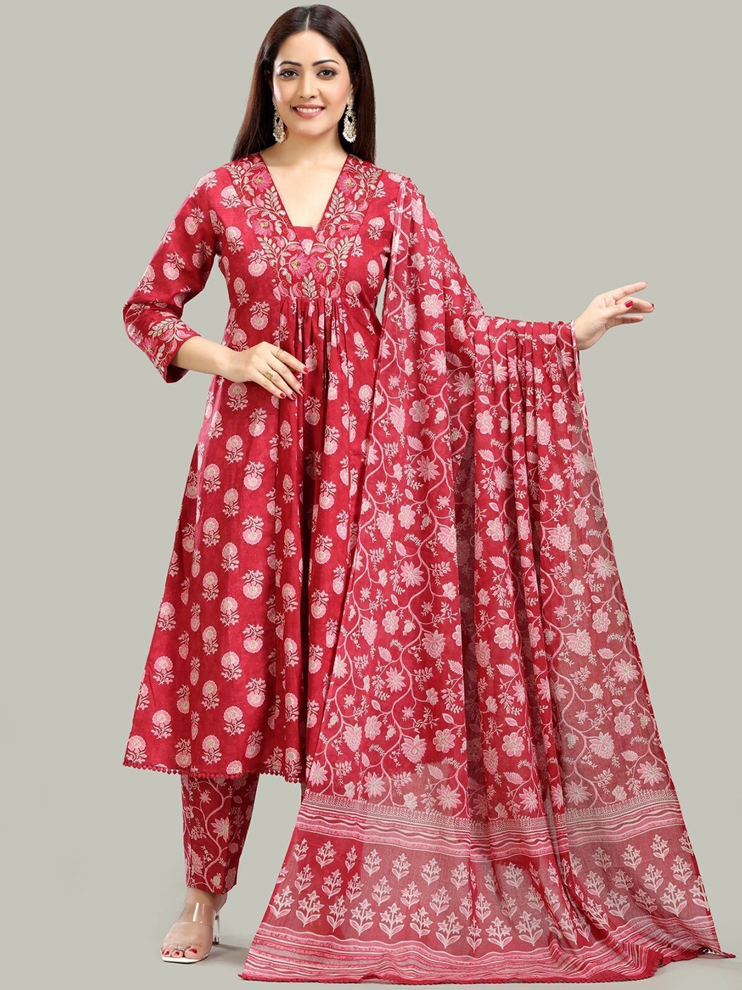 

COTTON CULTURE Women Floral Printed Regular Pure Cotton Kurta with Trousers & With Dupatta, Red
