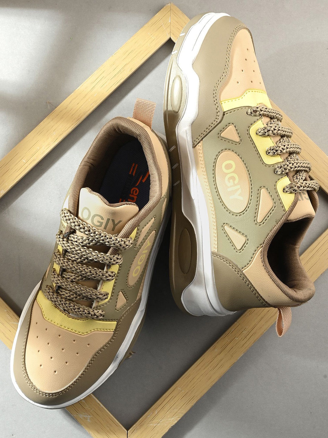

BIRDE Men Colourblocked Round Toe Fashion Casual Shoes, Tan