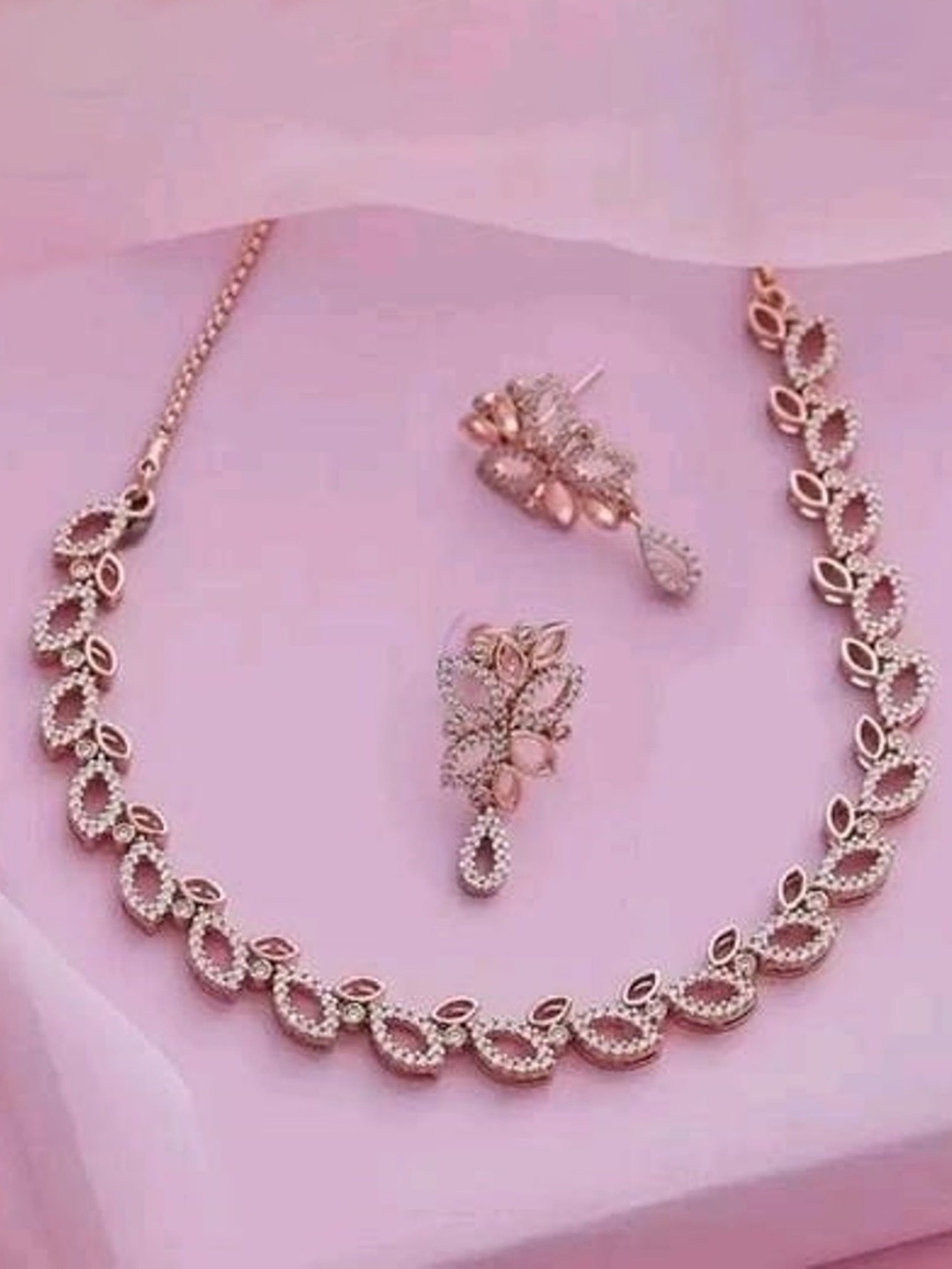 

TANLOOMS Rose Gold Plated Stone Studded Necklace & Earrings
