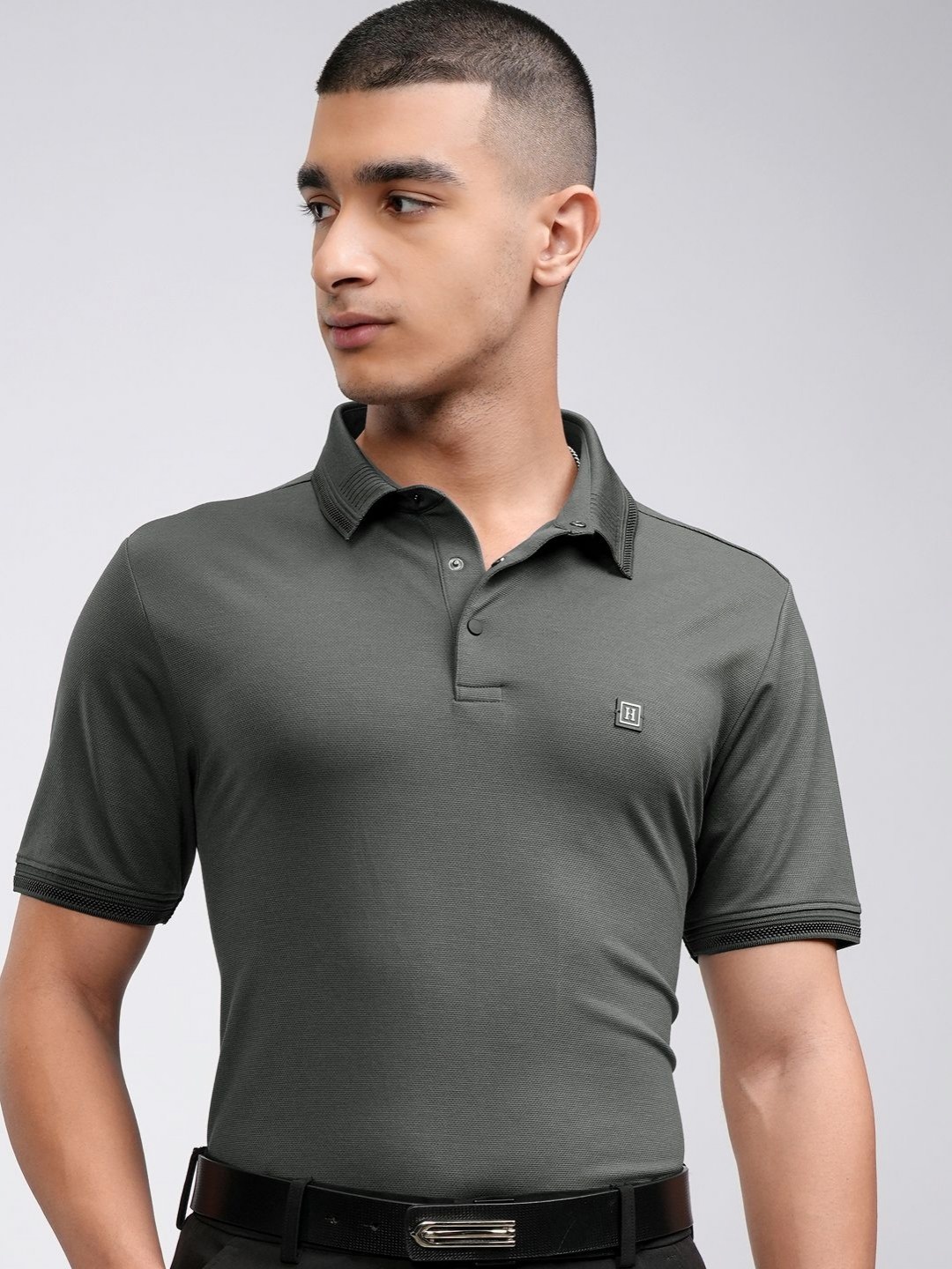 

HIGHLANDER Men Solid Polo Collar T-shirt, Grey