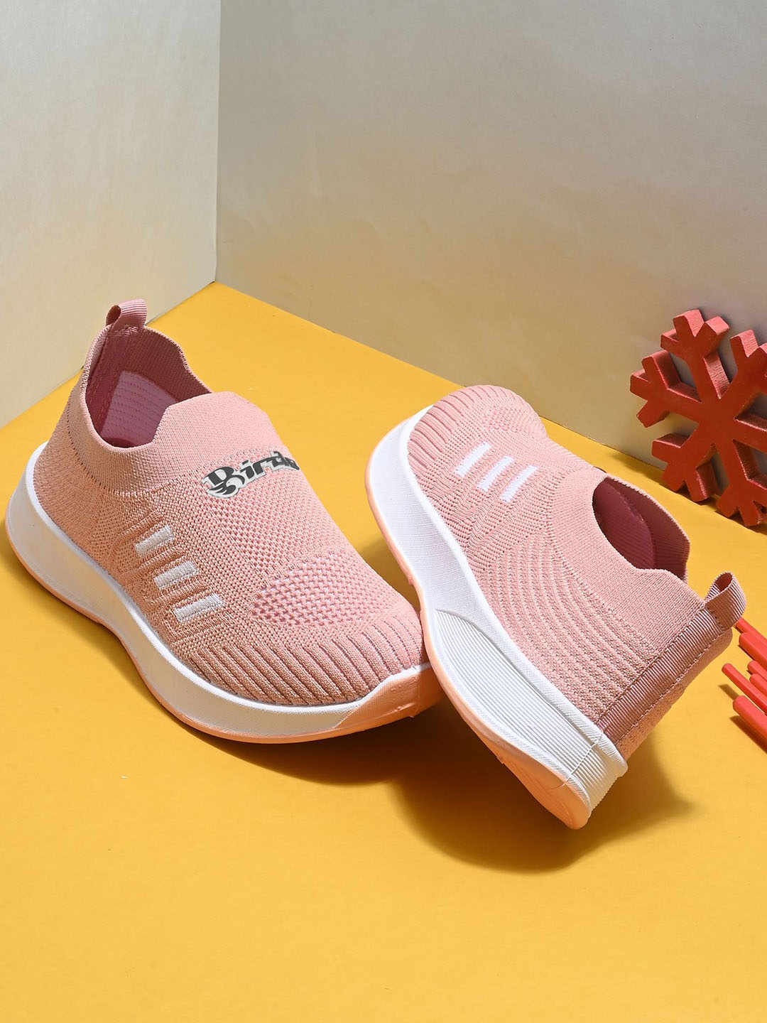 

BIRDE Women Woven Design Lightweight Slip-On Sneakers, Pink