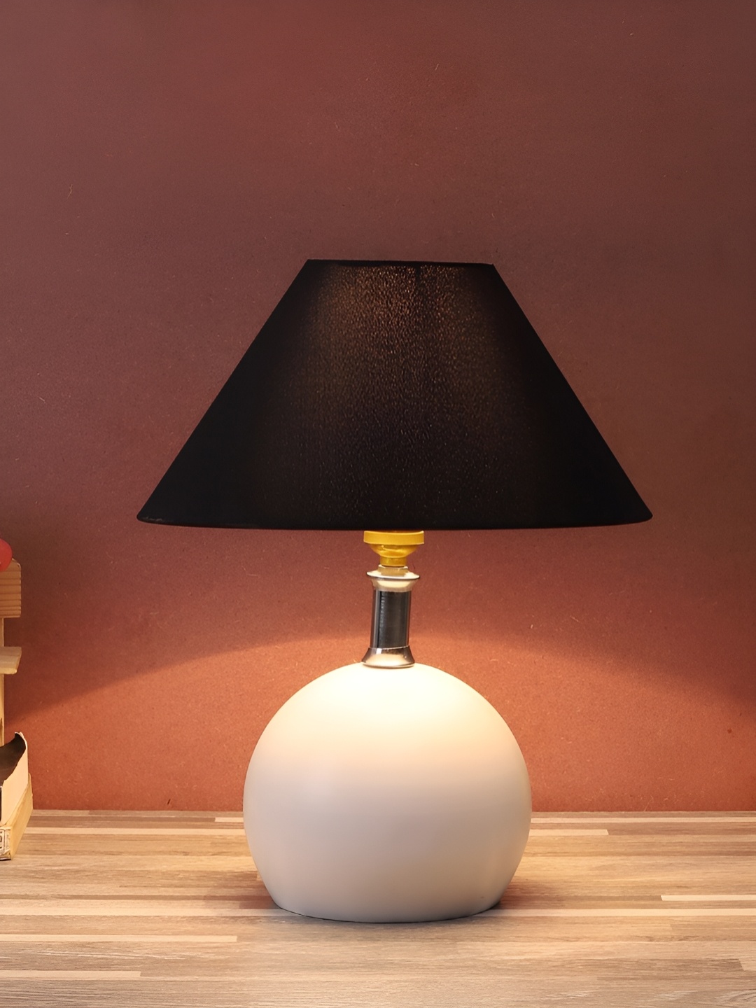 

BrightDaisy Black & White Textured Metal Frusturical Shaped Table Lamp