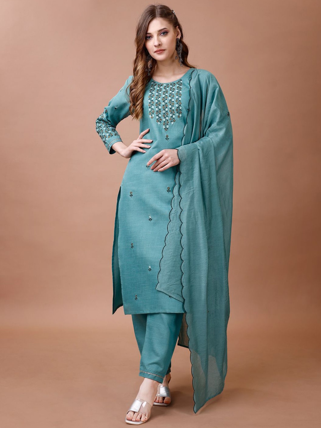 

ARADHNA Embroidered Thread Work Straight Kurta with Trouser And Dupatta, Teal