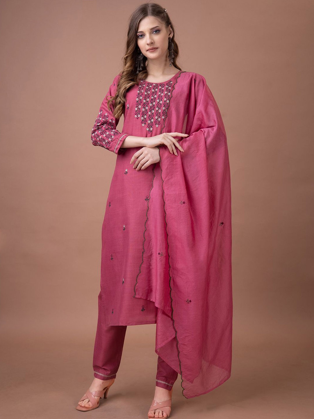 

ARADHNA Embroidered Thread Work Straight Kurta With Trouser And Dupatta, Peach