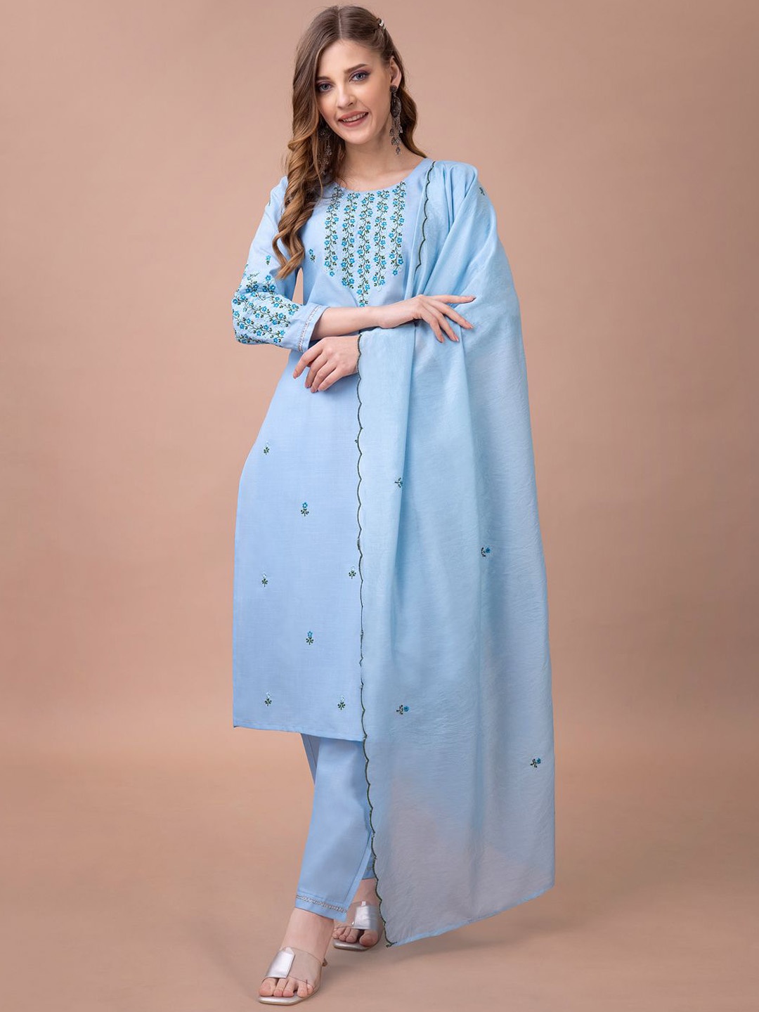 

ARADHNA Embroidered Thread Work Straight Kurta With Trouser And Dupatta, Blue