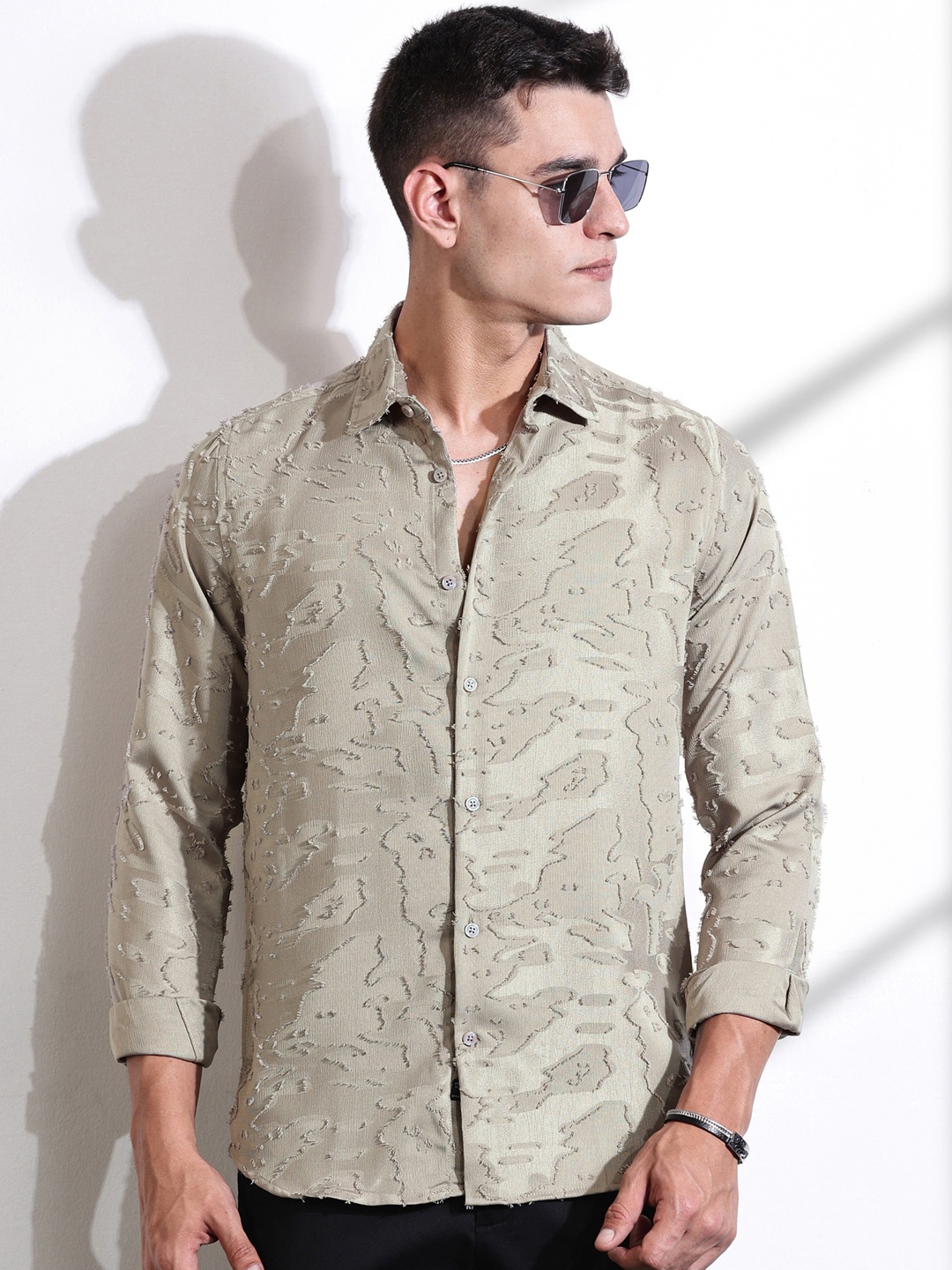

Thomas Scott Men Classic Slim Fit Cutaway Collar Textured Casual Shirt, Grey
