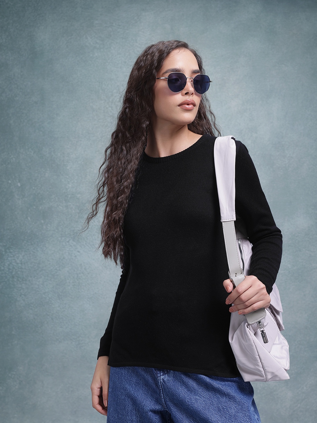 The Roadster Lifestyle Co. Women Solid Pullover, Black