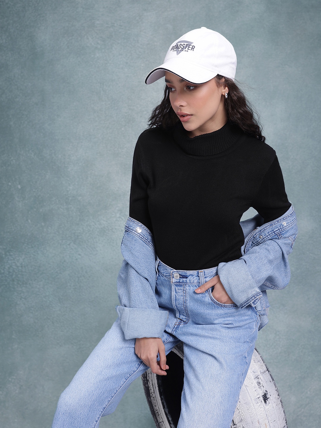 

The Roadster Lifestyle Co. Women Solid Pullover, Black