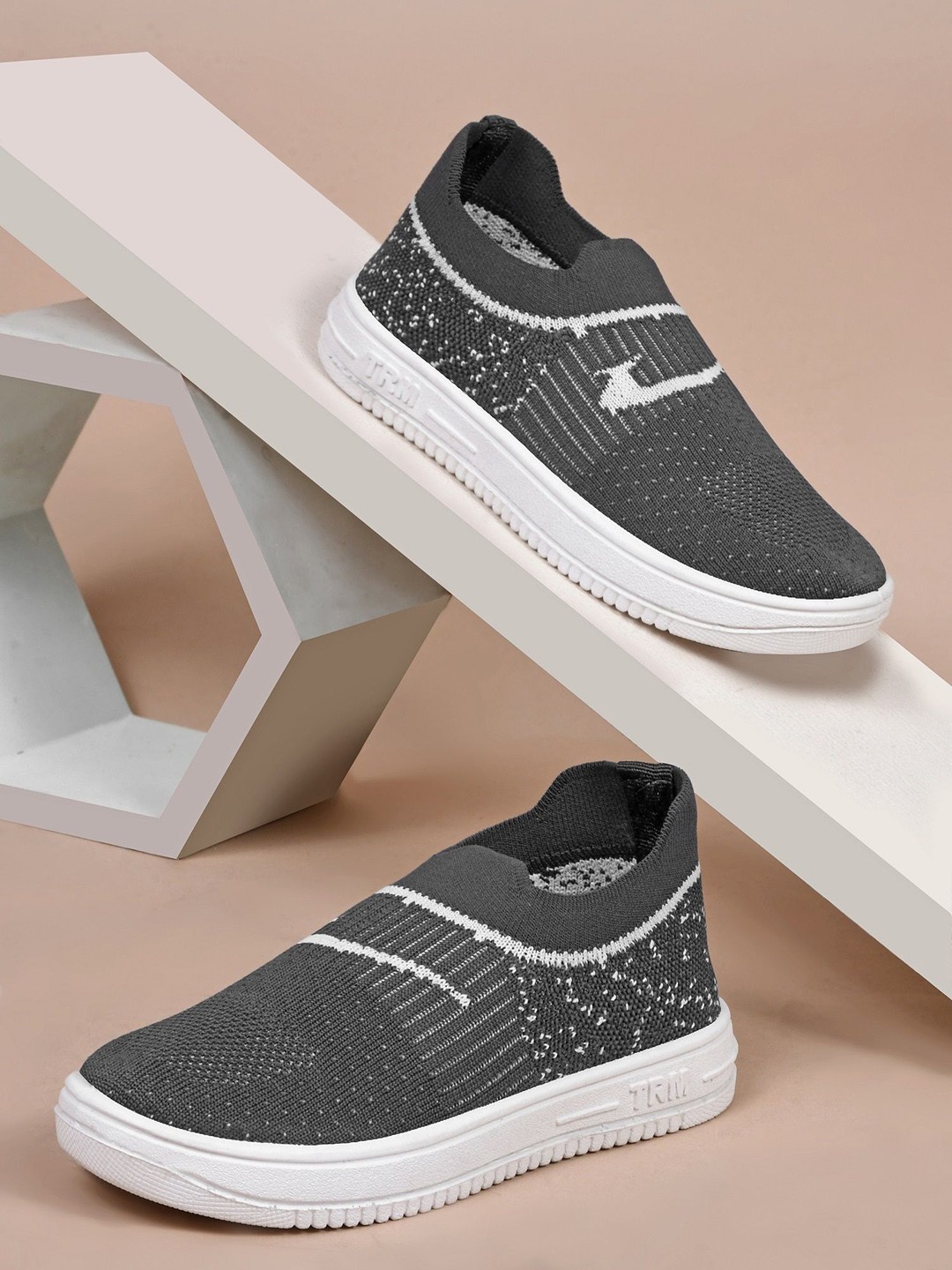 

TRYME Kids Woven Design Round Toe Sneakers, Grey