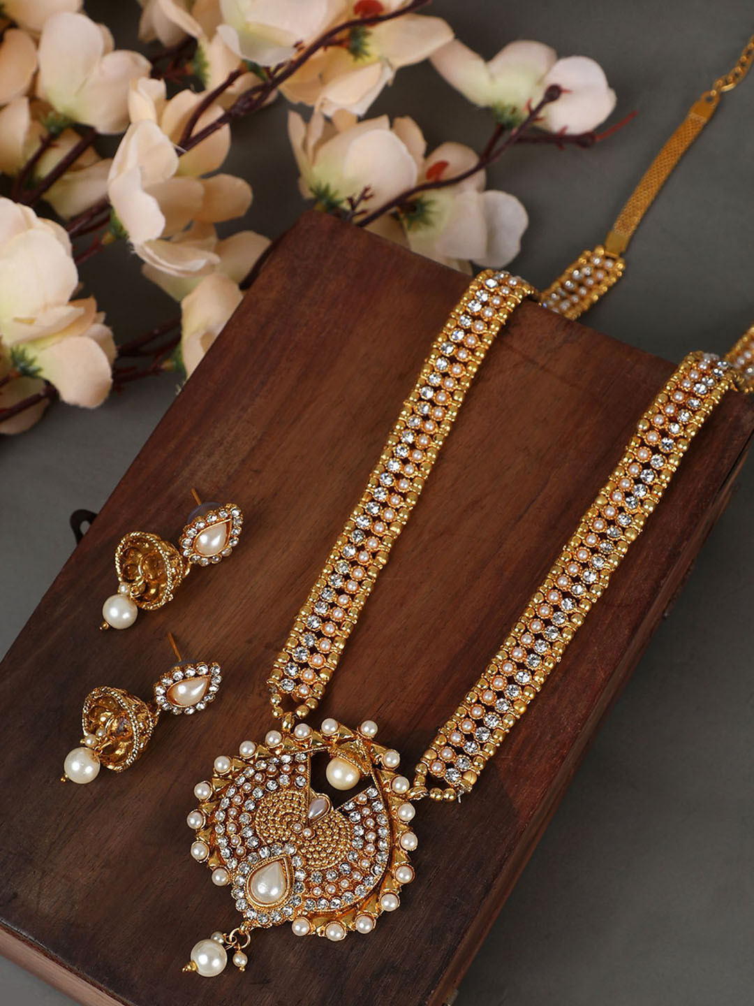 

ANIKAS CREATION 24KT Gold-Plated Cubic Zirconia-Studded & Pearls Beaded Jewellery Set