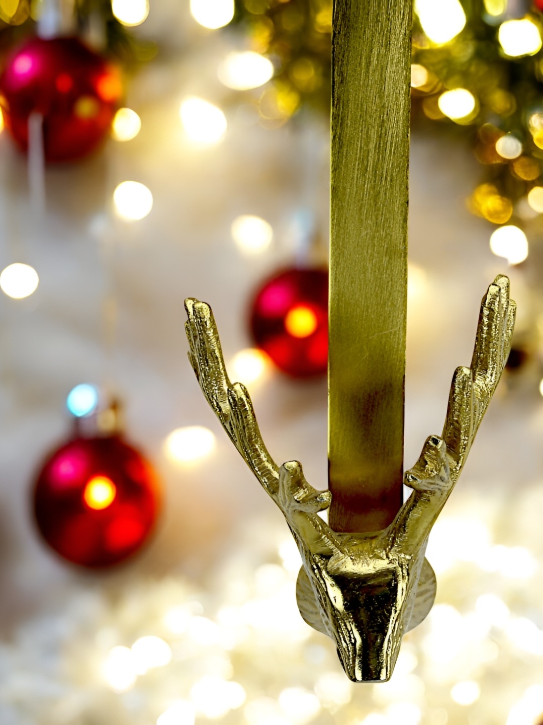 

Hind Decor Gold-Toned Reindeer Horn Shape Christmas Metal Stocking Holder