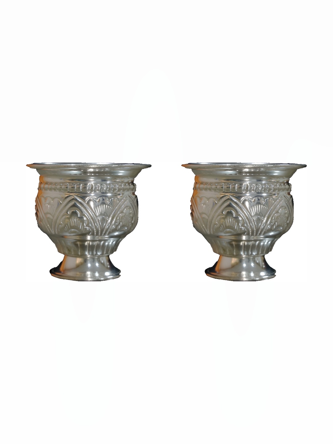 

Sigaram Pooja Articles Silver-Toned 2 Pieces Textured German Silver Kum Kum Baranis