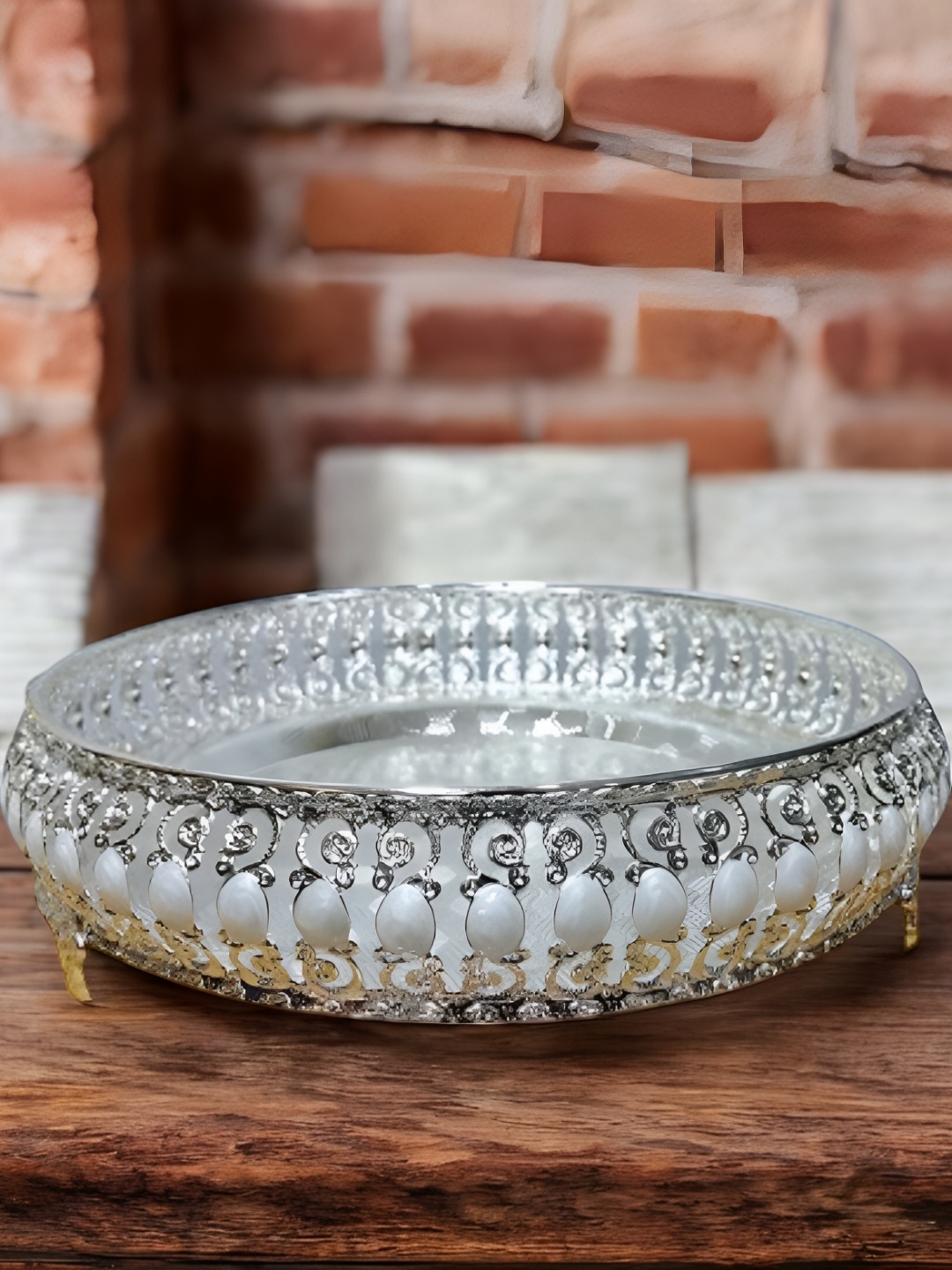 

Sigaram Pooja Articles Silver-Toned Tray For Pooja Festival & Wedding Ceremony