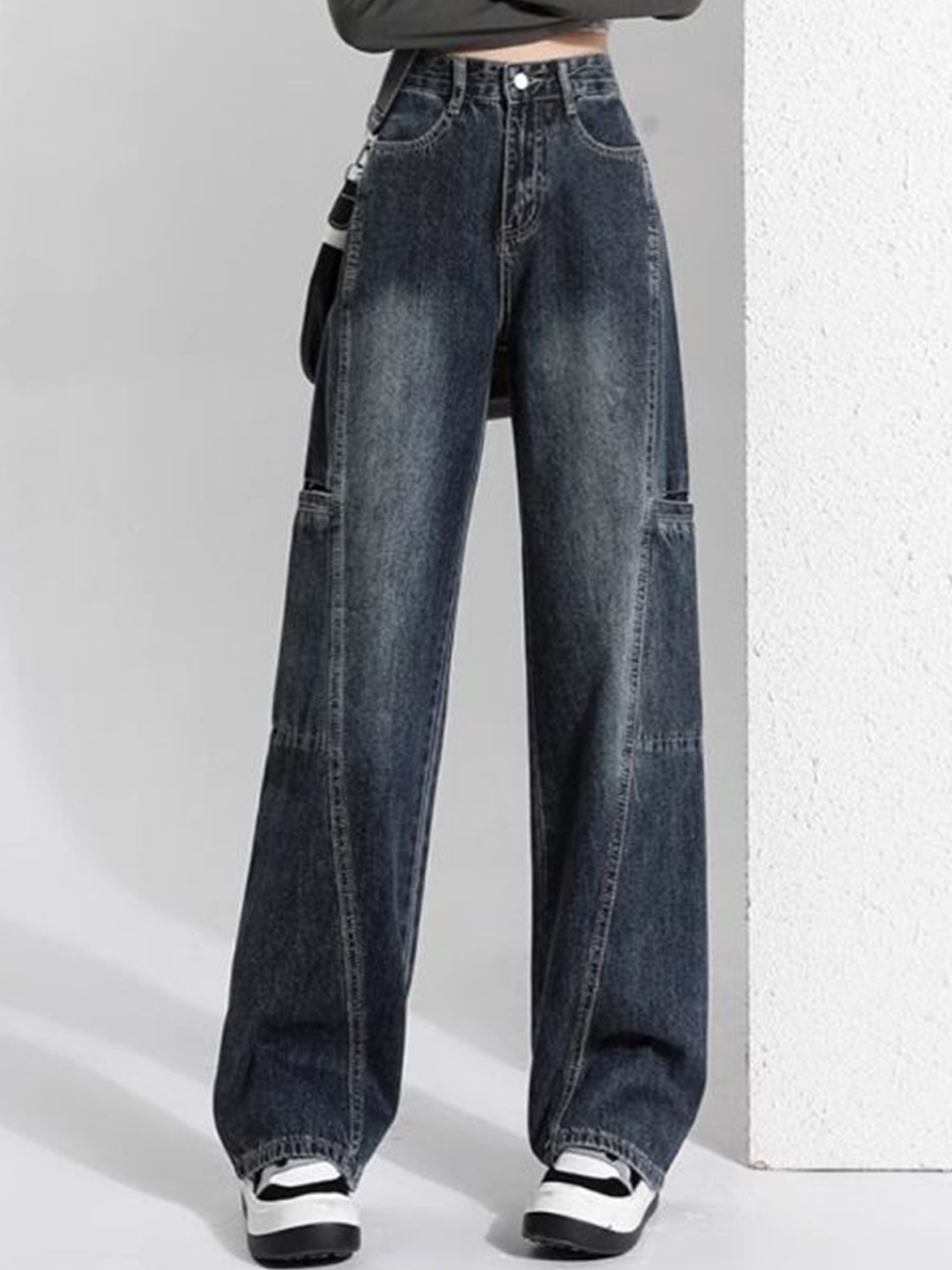 

StyleCast Women Relaxed Fit Light Fade Cotton Jeans, Blue