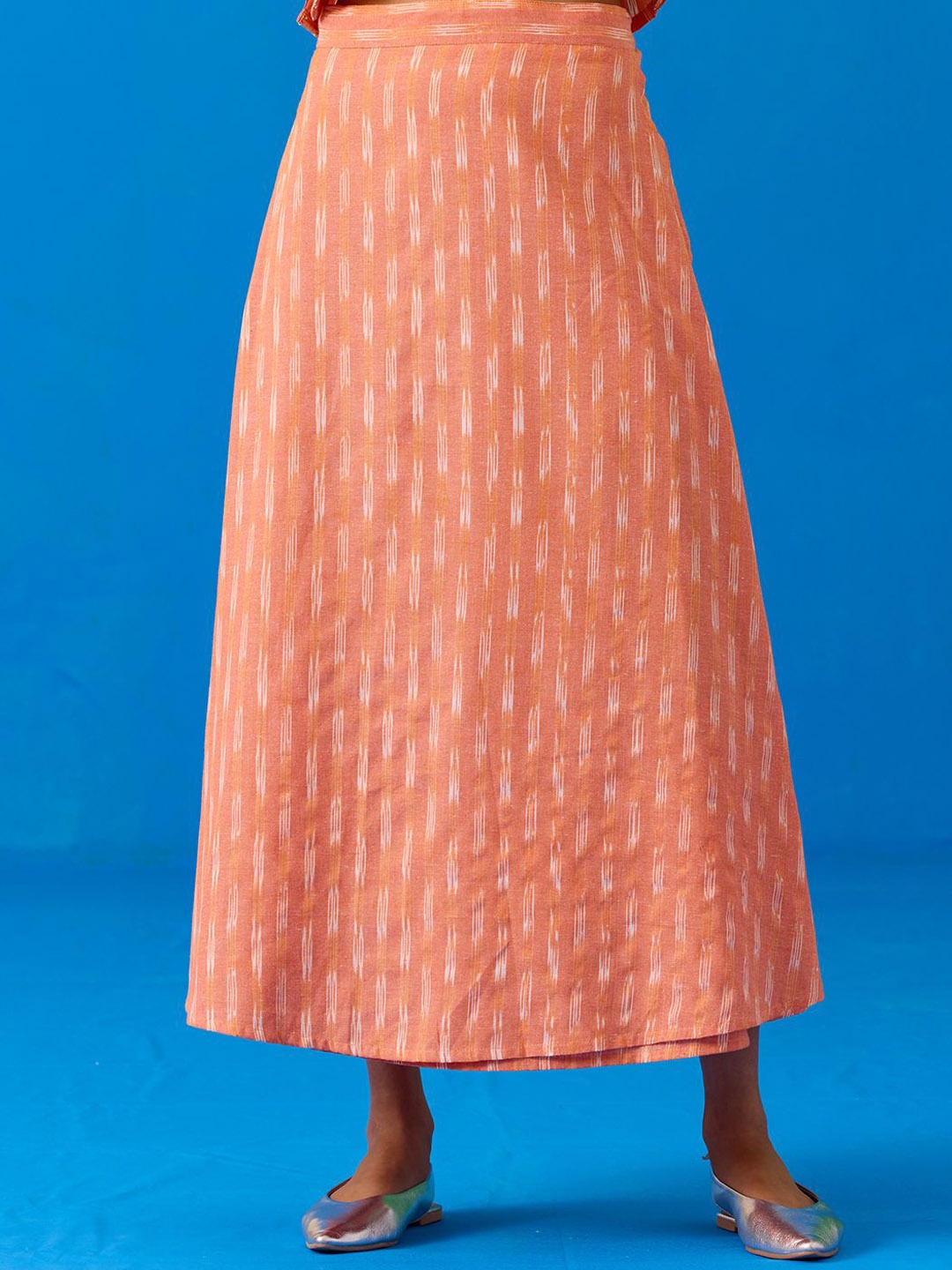 

OKHAI Women Renewal Hand-Embroidered Mirrorwork Pure Cotton Ikkat Skirt, Peach
