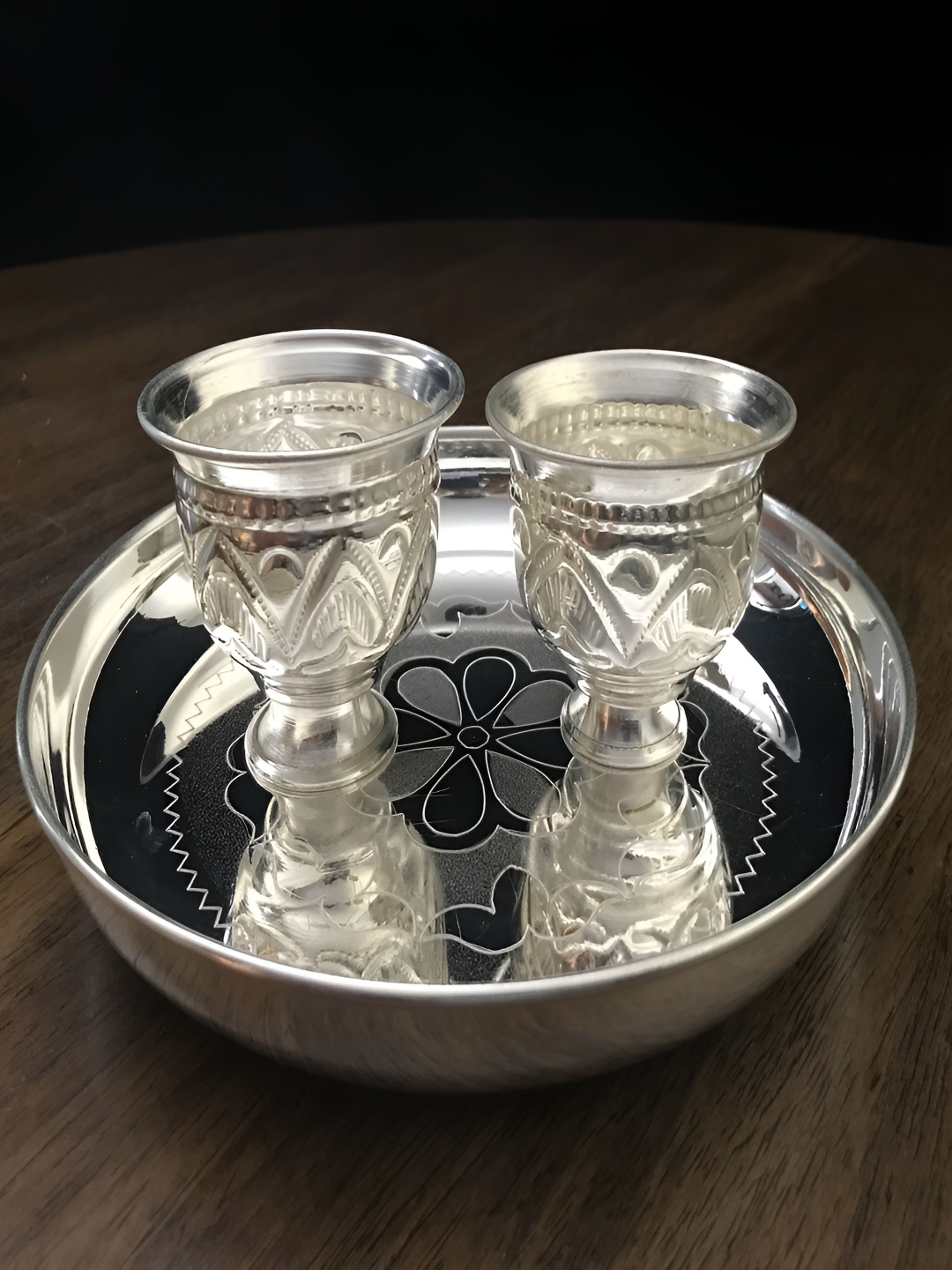 Sigaram Pooja Articles Silver-Toned Textured German Silver Plate & 2 Kum Kum Cups