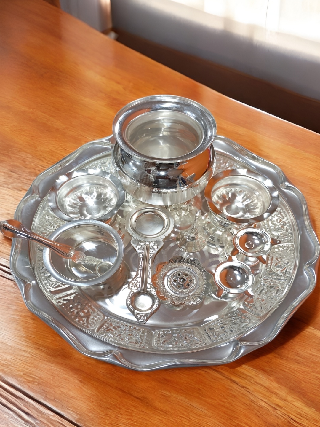 

Sigaram Pooja Articles Silver-Toned Textured Arthi Set For Pooja Decore