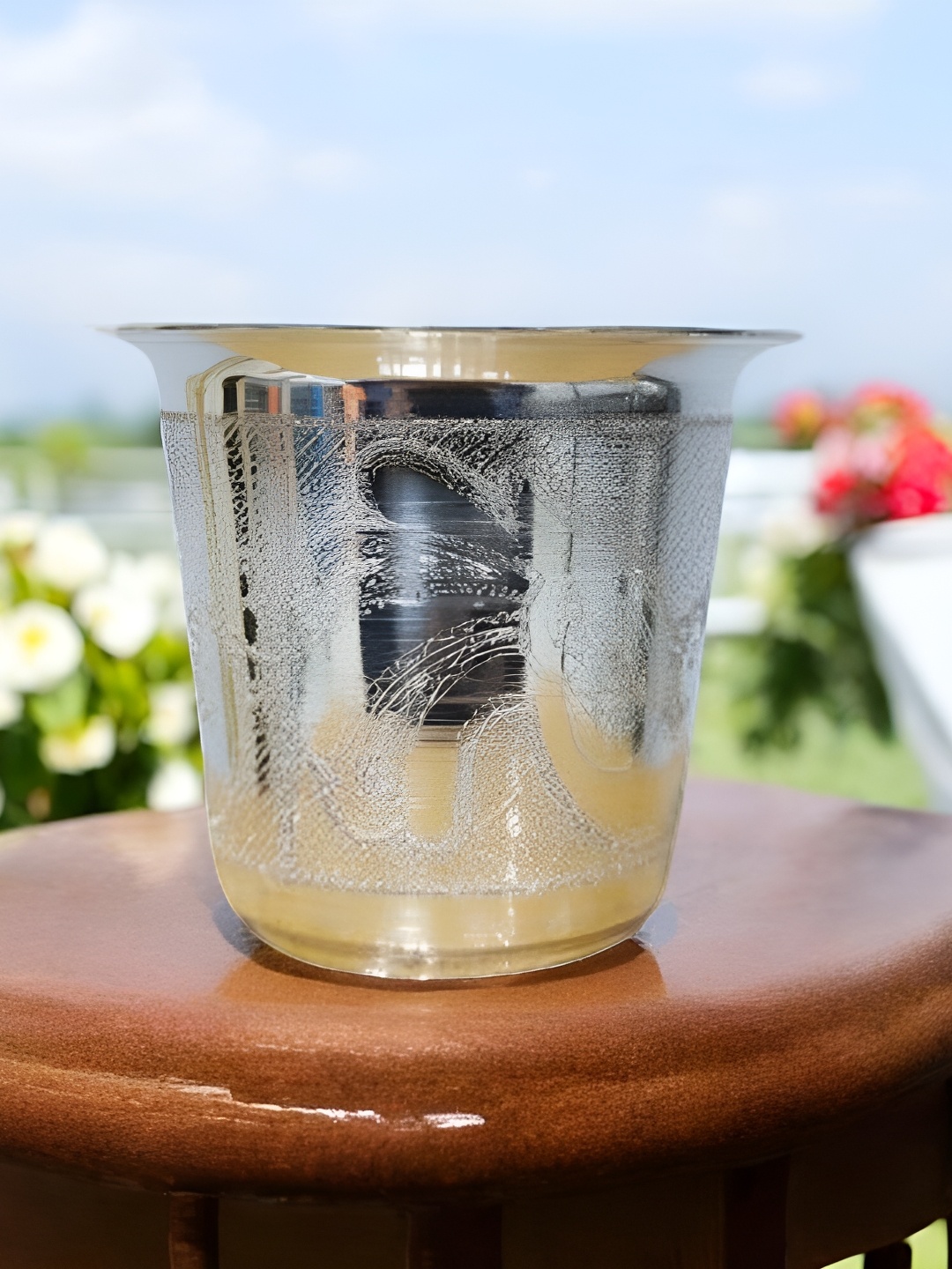 

Sigaram Silver Toned Pooja Articles German Silver Textured Glass For Pooja Decore