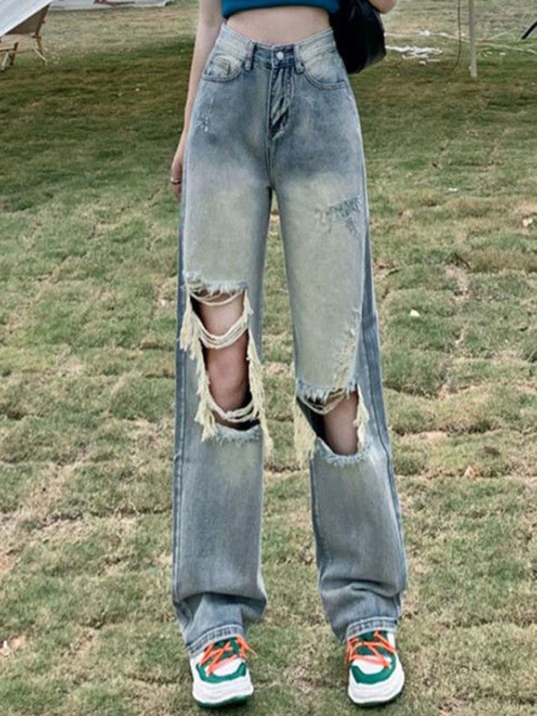 

StyleCast Women Regular Fit Highly Distressed Heavy Fade Cotton Jeans, Blue