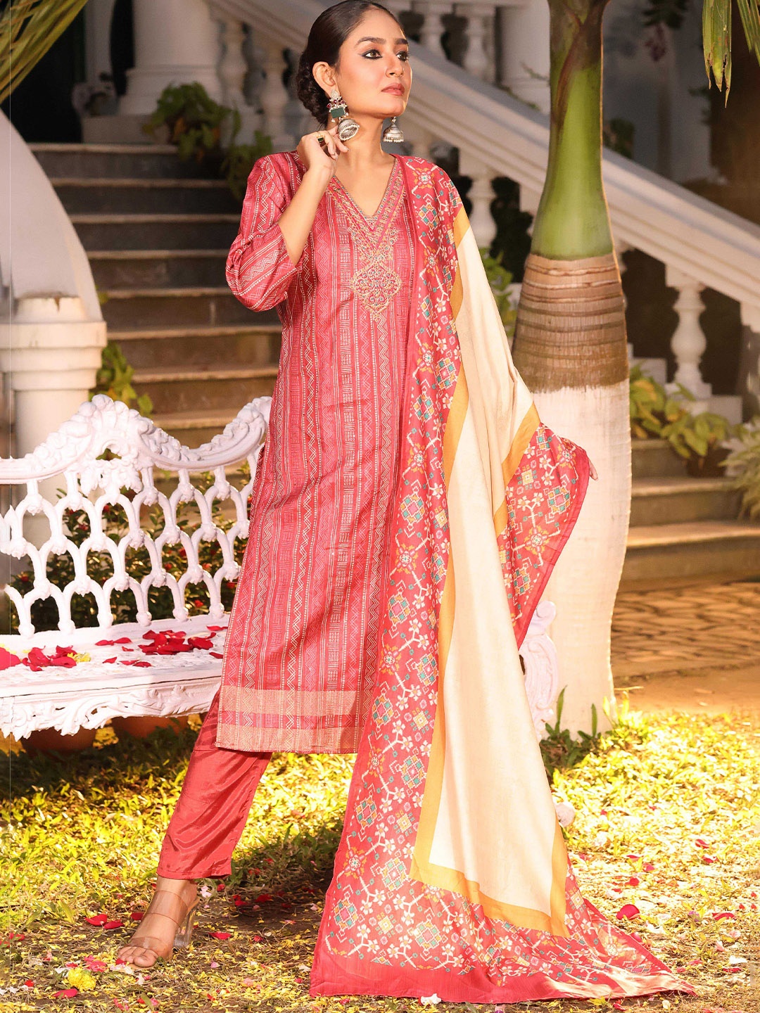 

Anouk Red Geometric Printed V-Neck Straight Kurta With Trousers And Dupatta