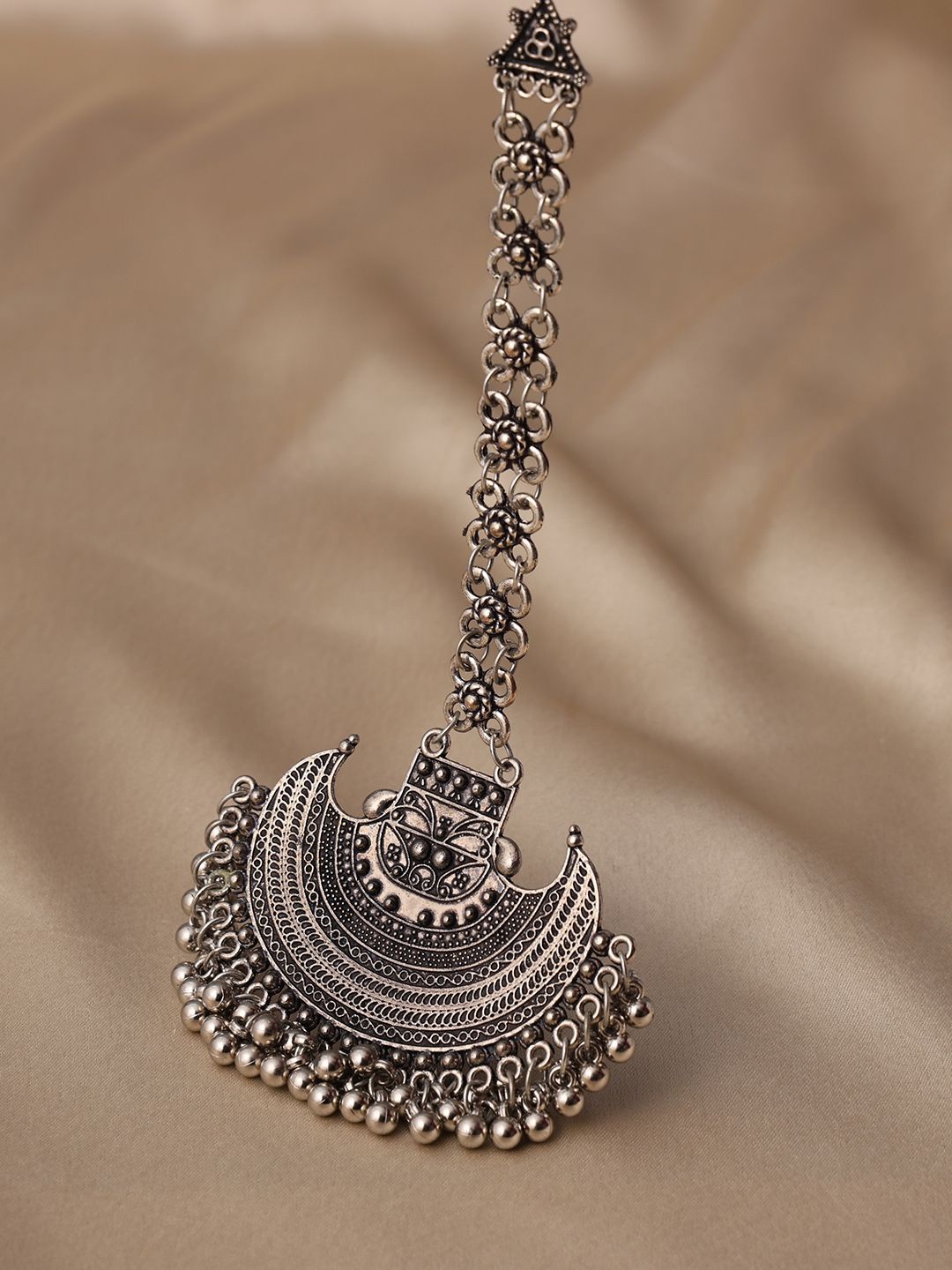 

VENI 92.5 Silver-Plated Oxidised Maang Tikka Head Jewellery