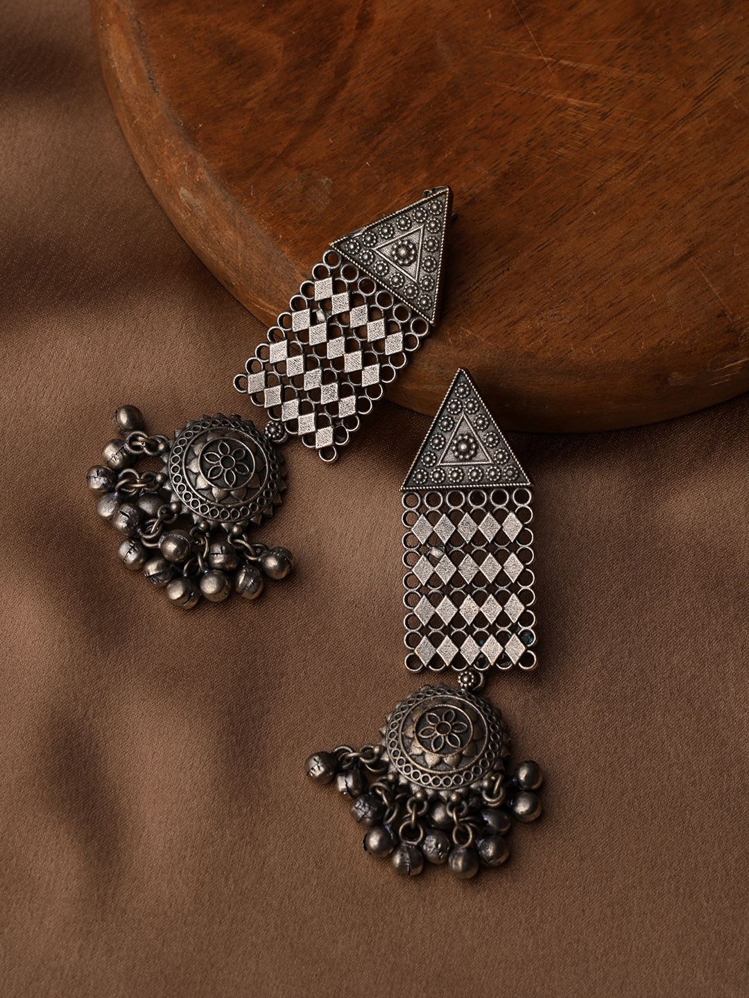 

VENI 925 Silver-Plated Contemporary Shaped Oxidised Drop Earrings