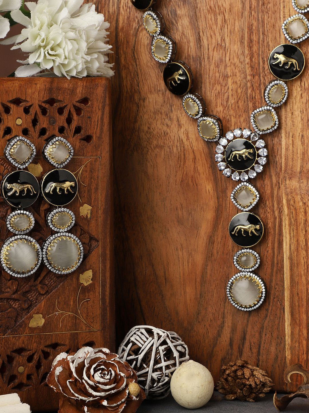 

VENI 18K Gold-Plated Stone-Studded Bagh Jewellery Set